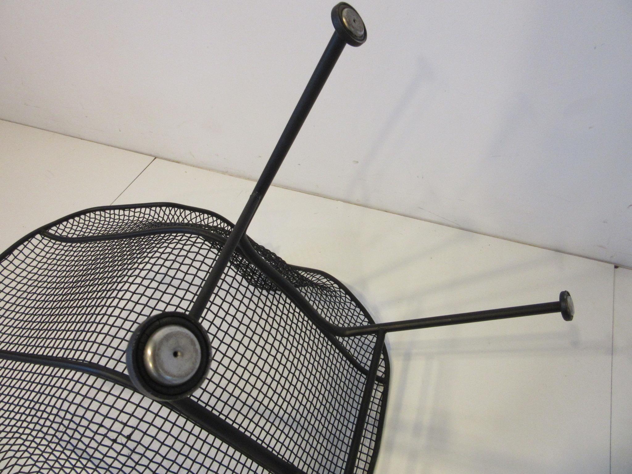 Woodard Sculptura Metal Mesh Lounge Arm Chairs 3