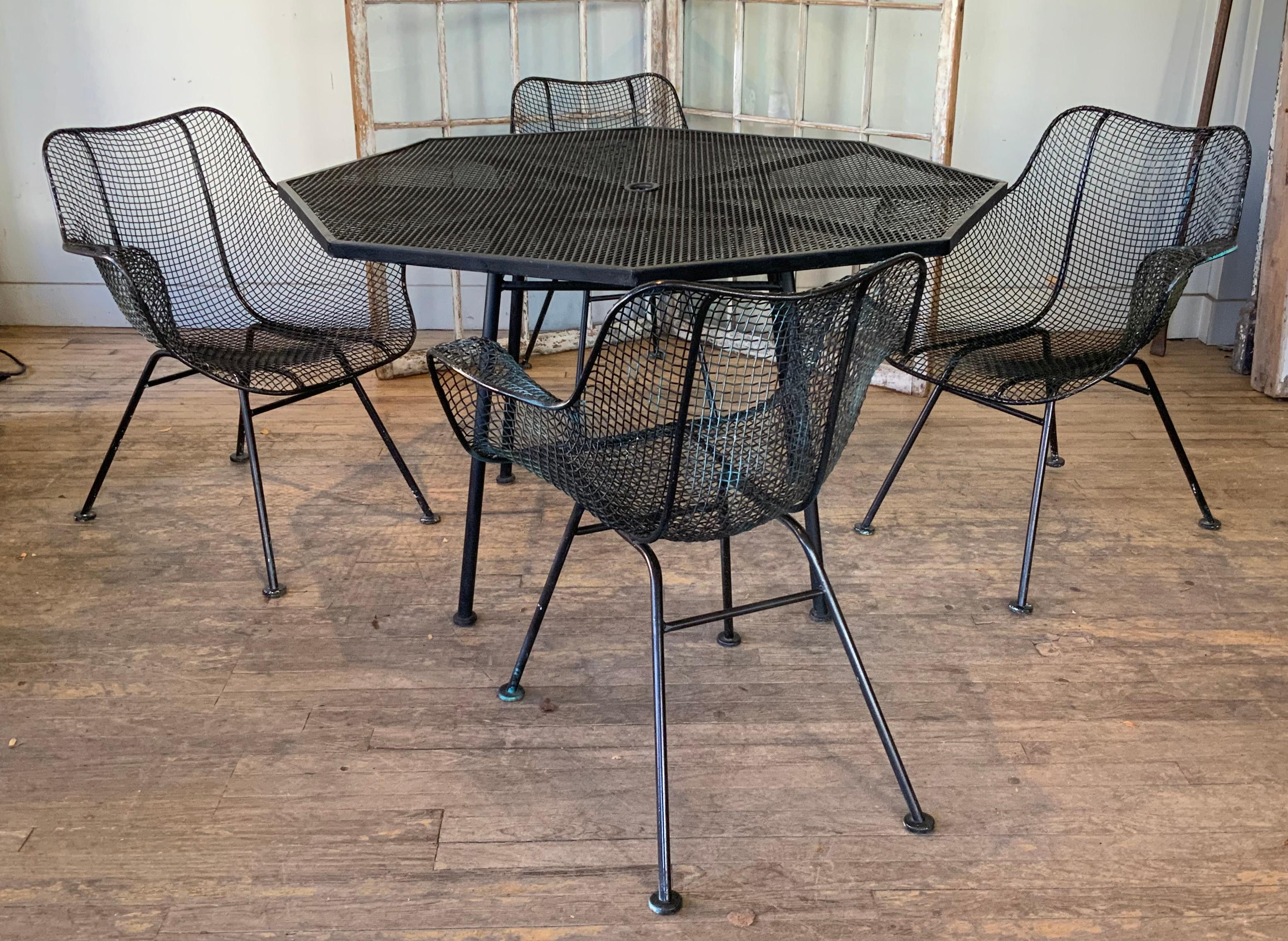 Mid-Century Modern Woodard Sculptura Octagon Dining Table and Four Dining Chairs