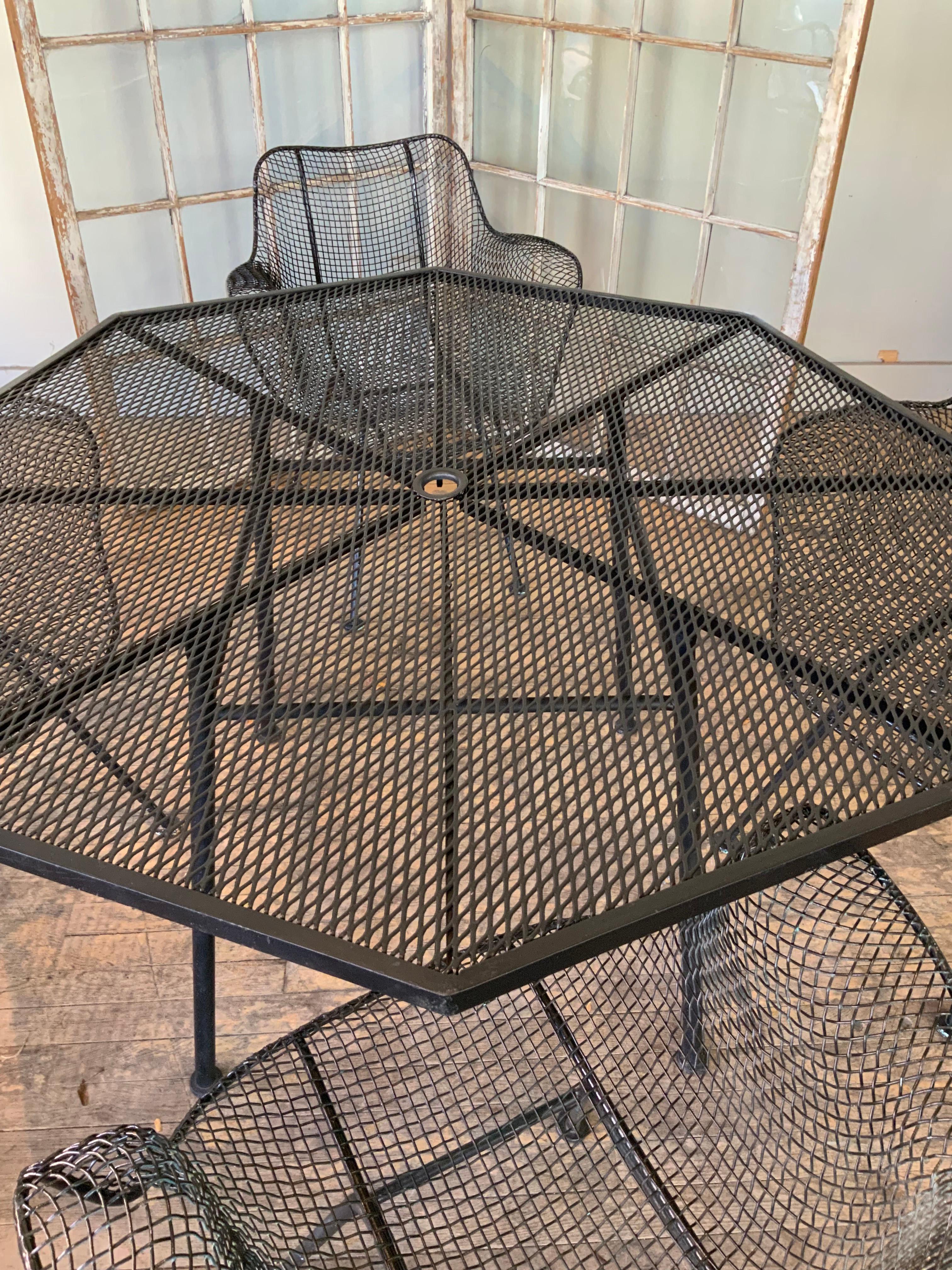 Woodard Sculptura Octagon Dining Table and Four Dining Chairs 1