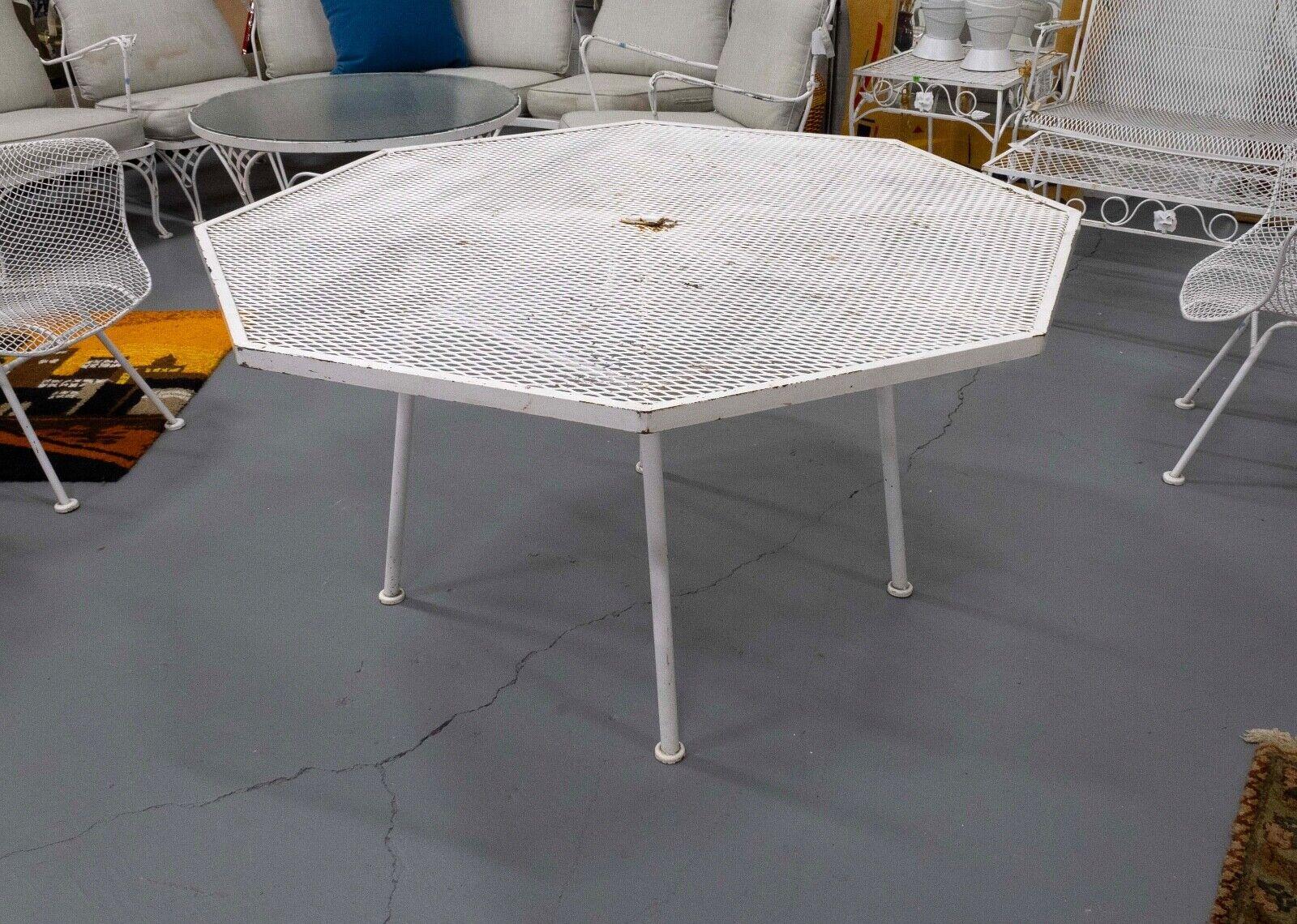 20th Century Woodard Sculptura White Hexagon Table and 4 Arm Chairs Mid Century Modern For Sale