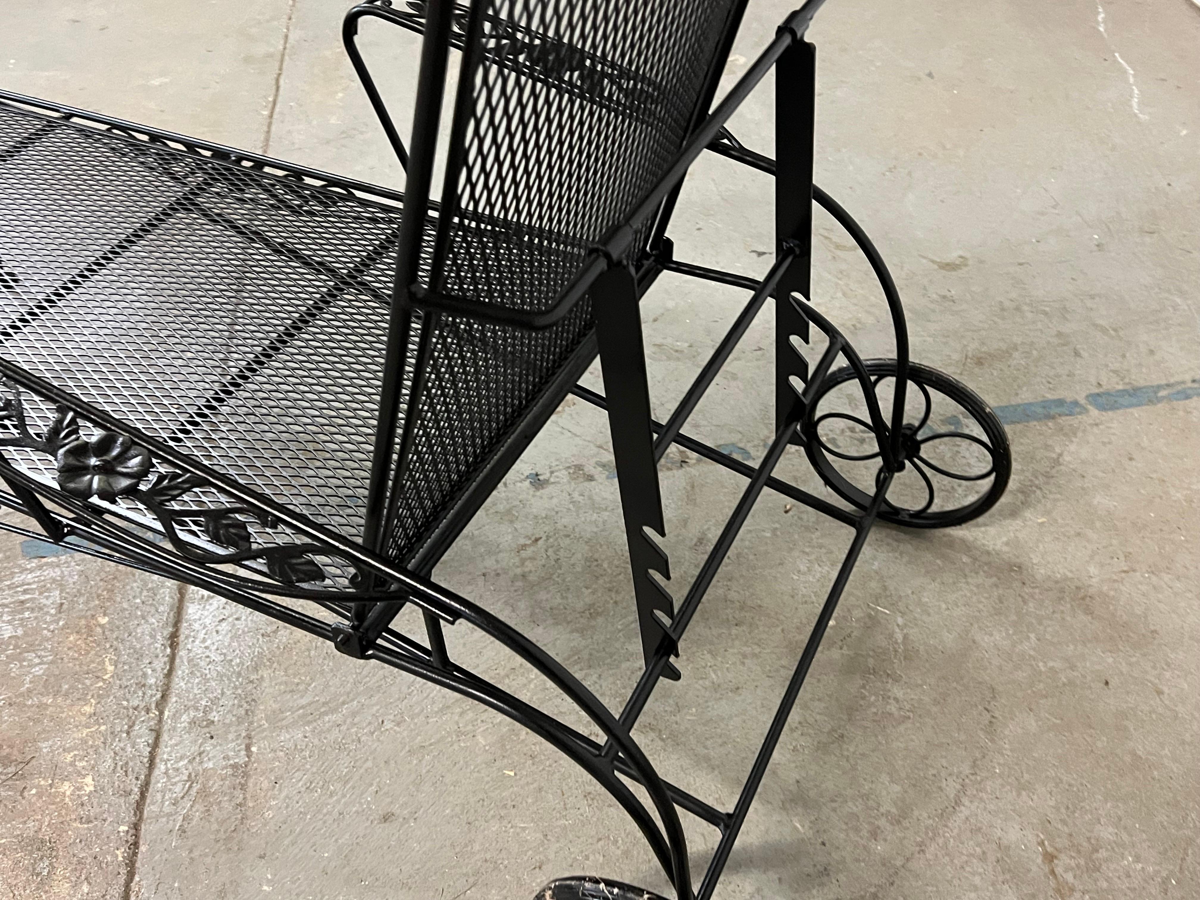  Woodard Style Outdoor Iron Chaise Lounge Chair B en vente 2