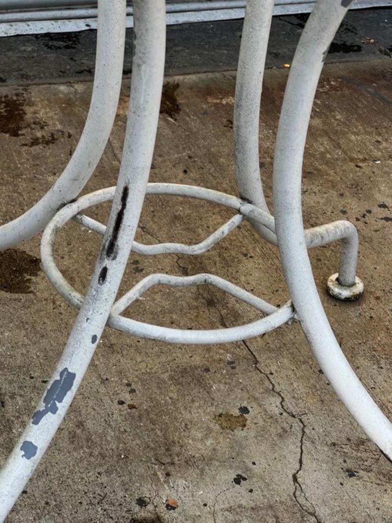 Tavolo e 4 sedie da patio in ferro battuto Woodard Vintage Dogwood in vendita 1