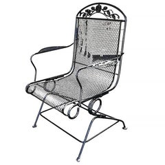 Chaise longue coulissante à haut dossier en fer forgé Woodard:: ensemble de quatre pièces