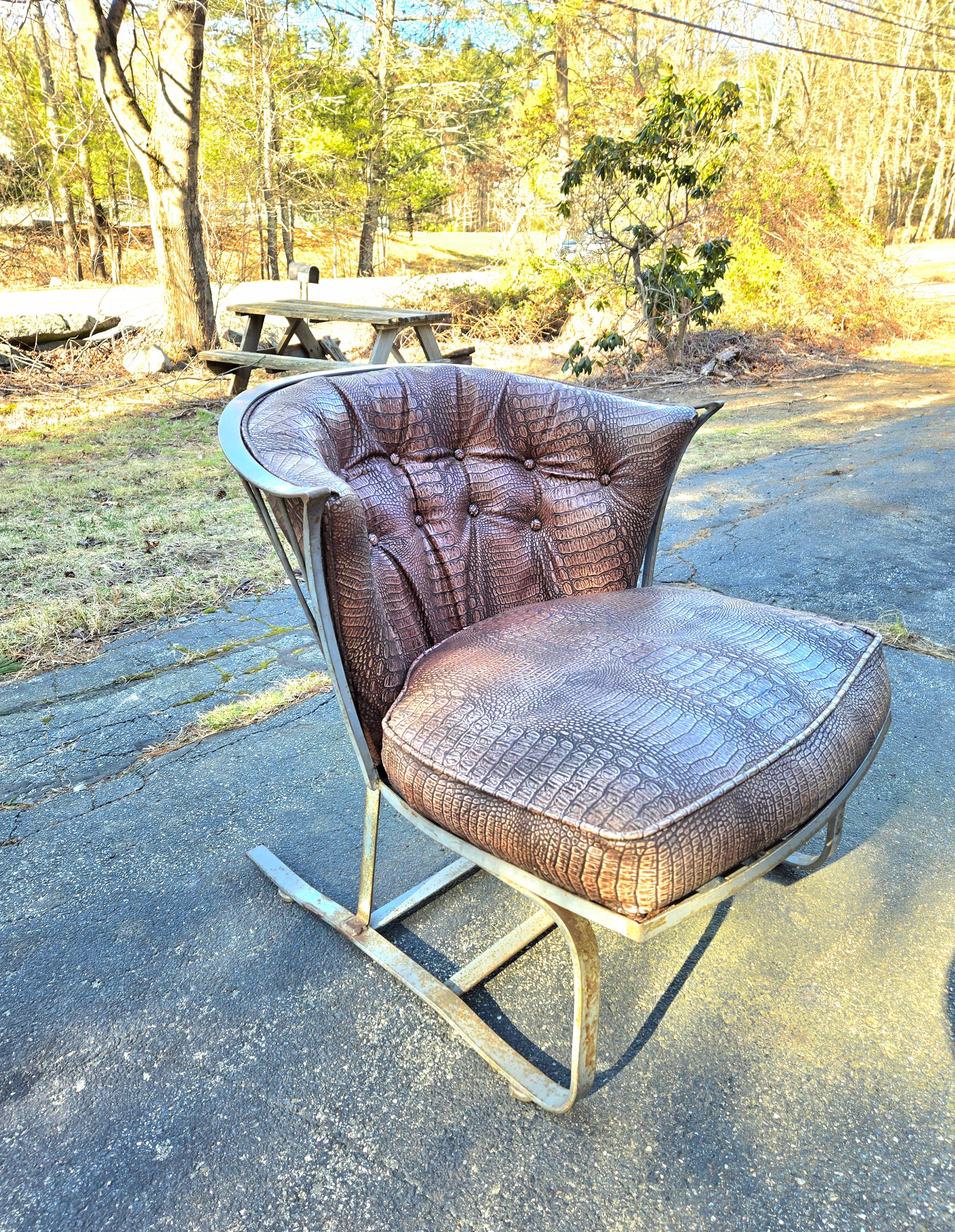 Woodard Wrought Iron Outdoor Bouncer Chair Pinecrest Pattern In Good Condition For Sale In Cumberland, RI