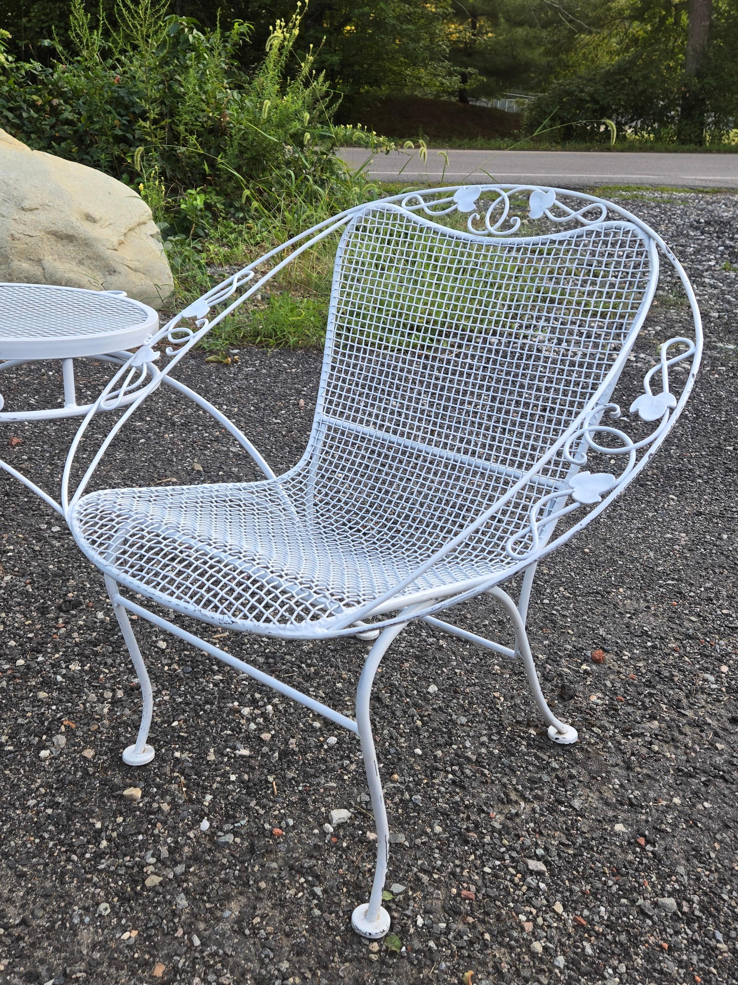 Mid-Century moderno Mobili da giardino in ferro battuto Woodard in vendita