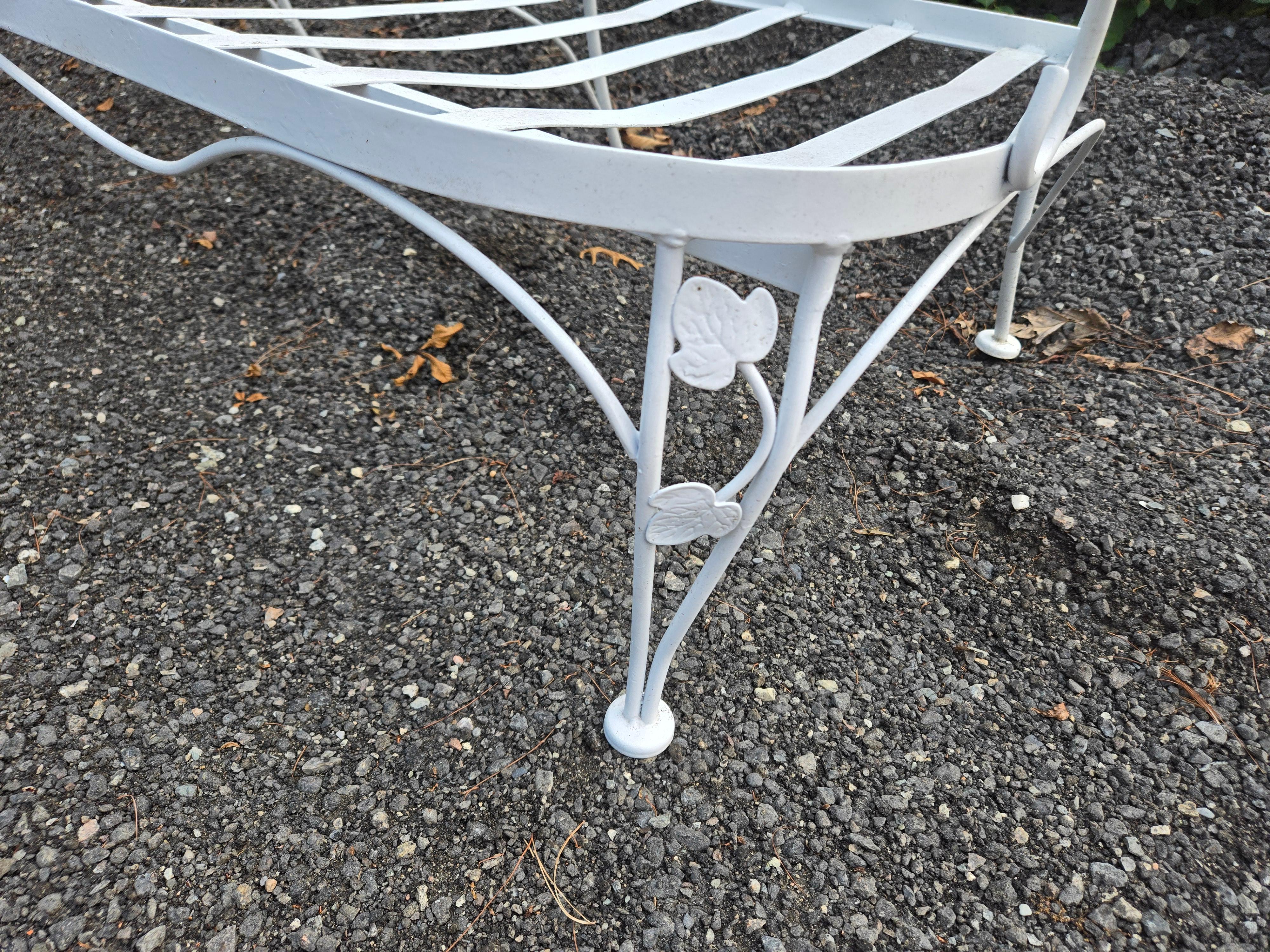 Canapé et chaise de patio en fer forgé Woodard en vente 4