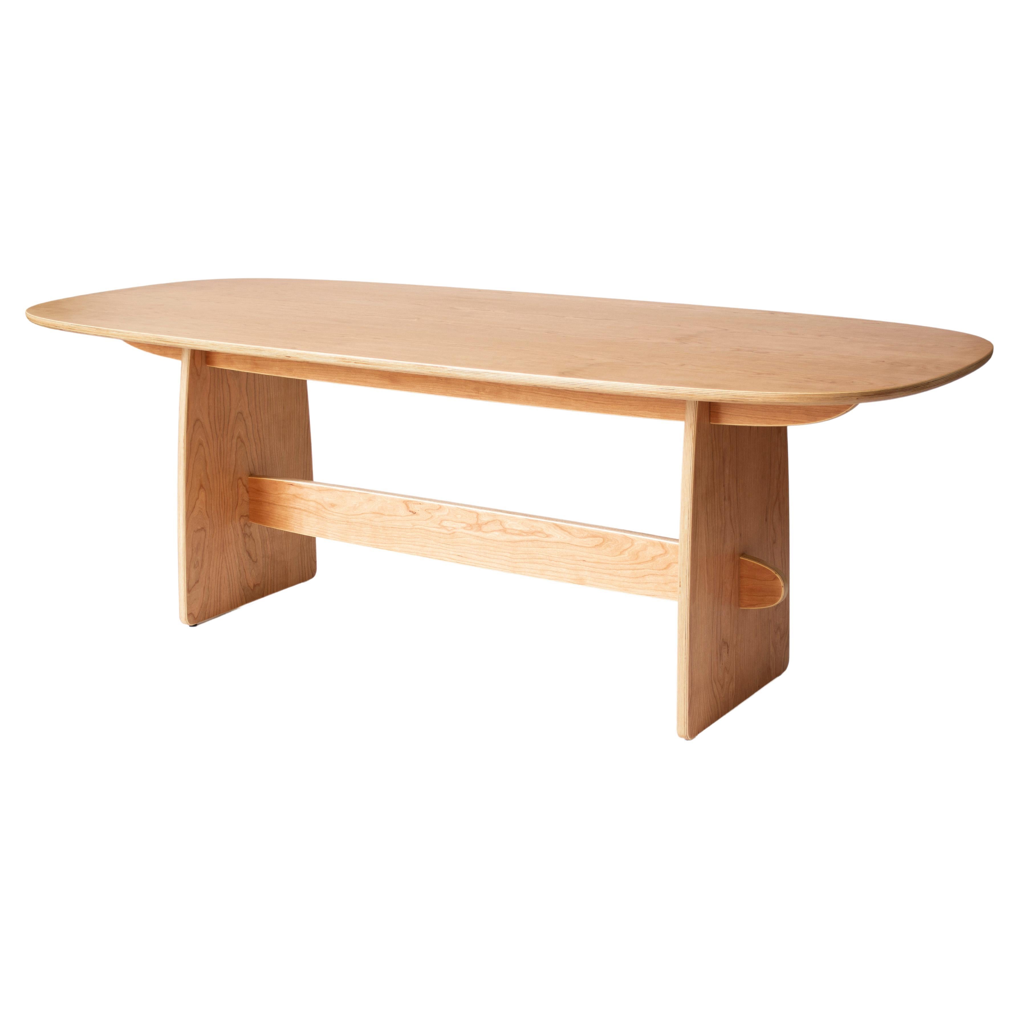 Table de salle à manger Woodbine en placage de cerisier et contreplaqué de bois dur par KLN Studio en vente