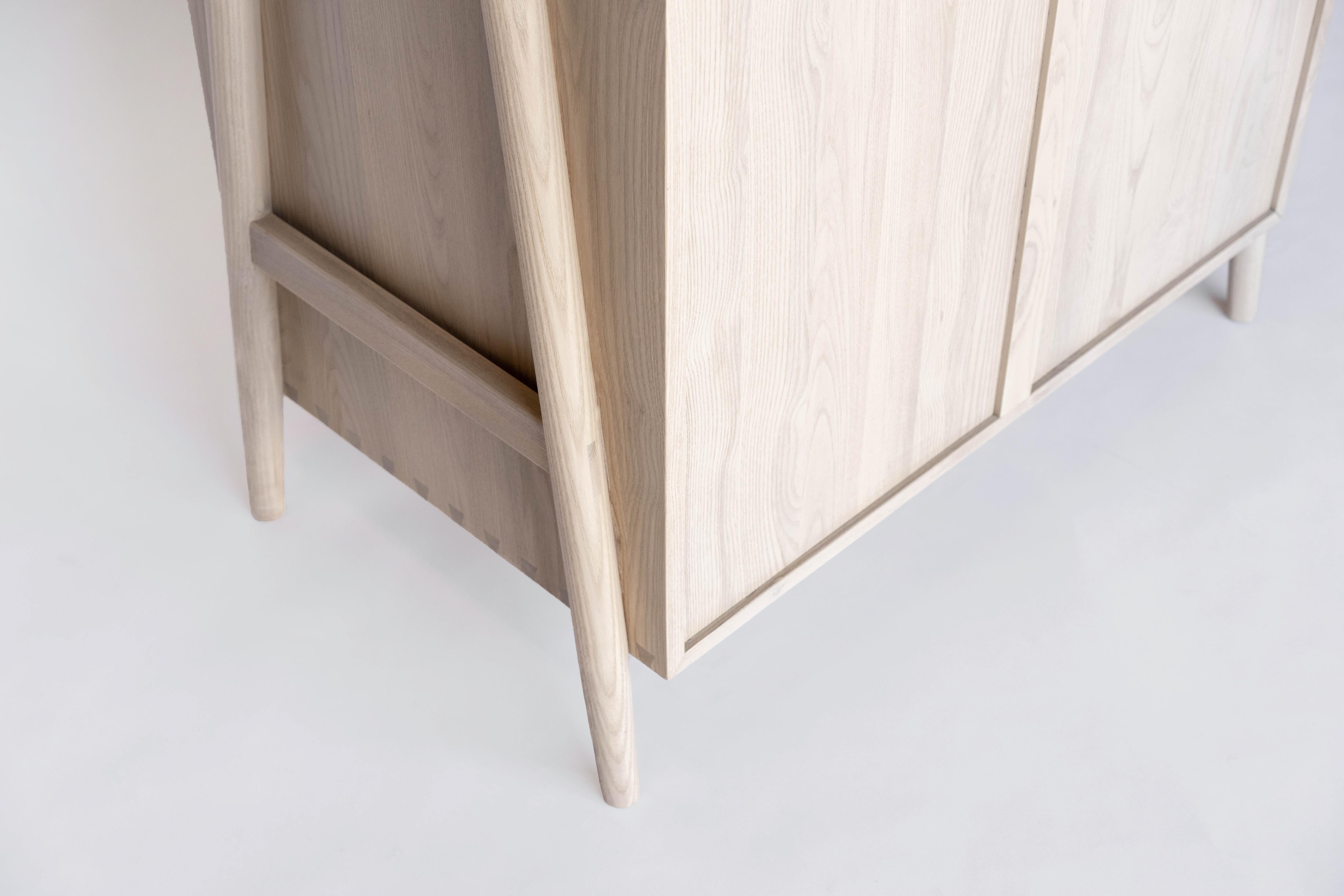Chinese Woodbine Dresser, Minimalist Nude 3 Drawer Dresser For Sale