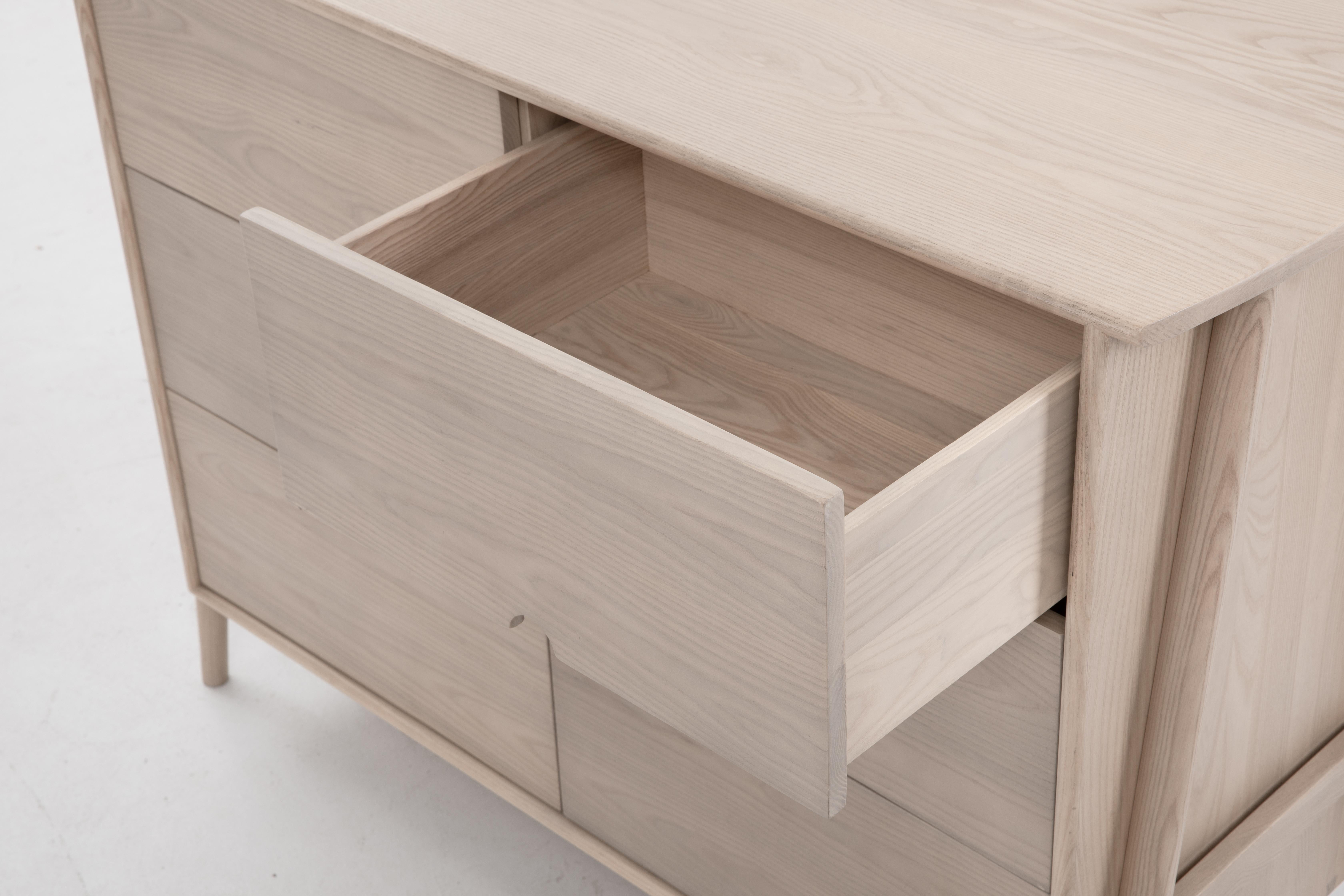 Contemporary Woodbine Dresser, Minimalist Nude 6 Drawer Dresser For Sale
