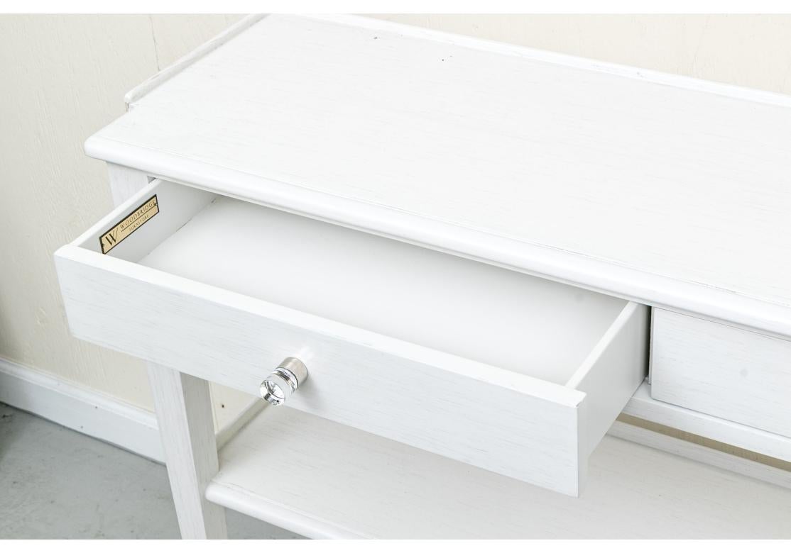 Table console Captiva de Woodbridge Furniture, finition blanche État moyen - En vente à Bridgeport, CT