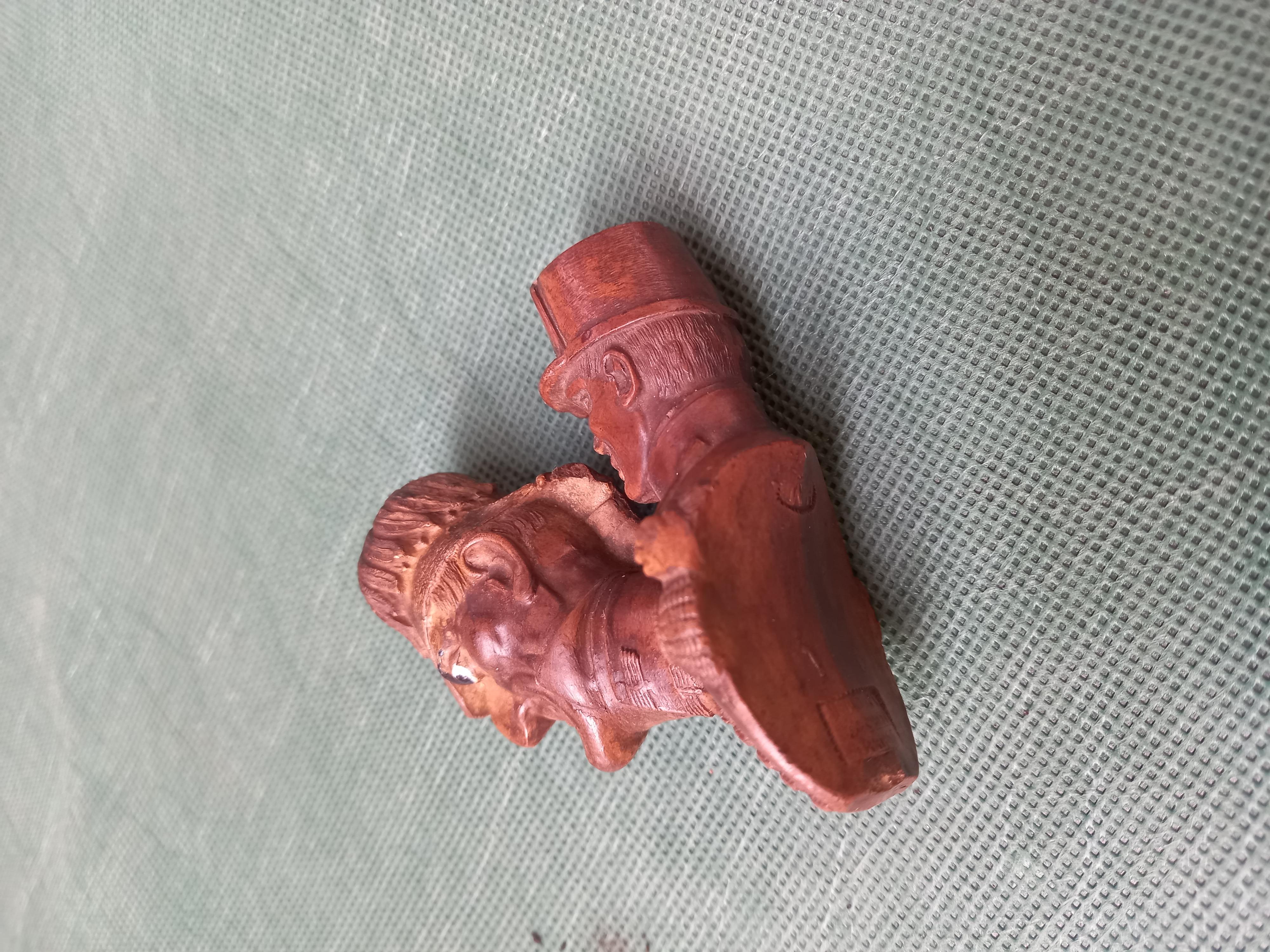 Woodcarved Pipe Depicting Wellington, 19th Century In Good Condition For Sale In Perth, GB