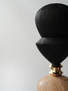 Sculpture contemporaine en bois et laiton « LU » de Zlata Kornilova