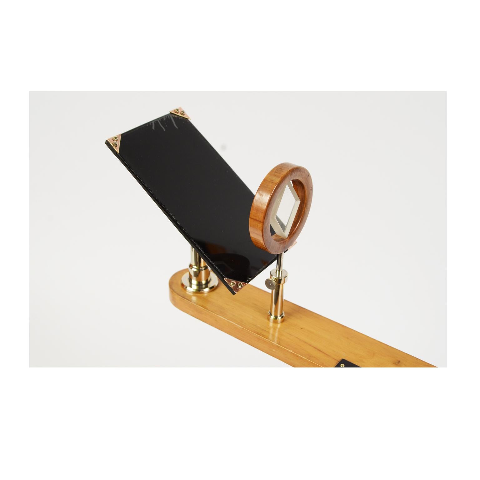 Polarimètre en bois et laiton de la fin du XIXe siècle Instrument de physique ancien en vente 3