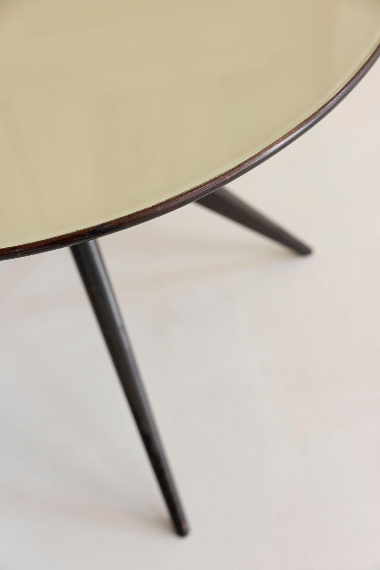 Verre Table basse en bois et verre attribuée à Ico Parisi, Italie 1950 en vente