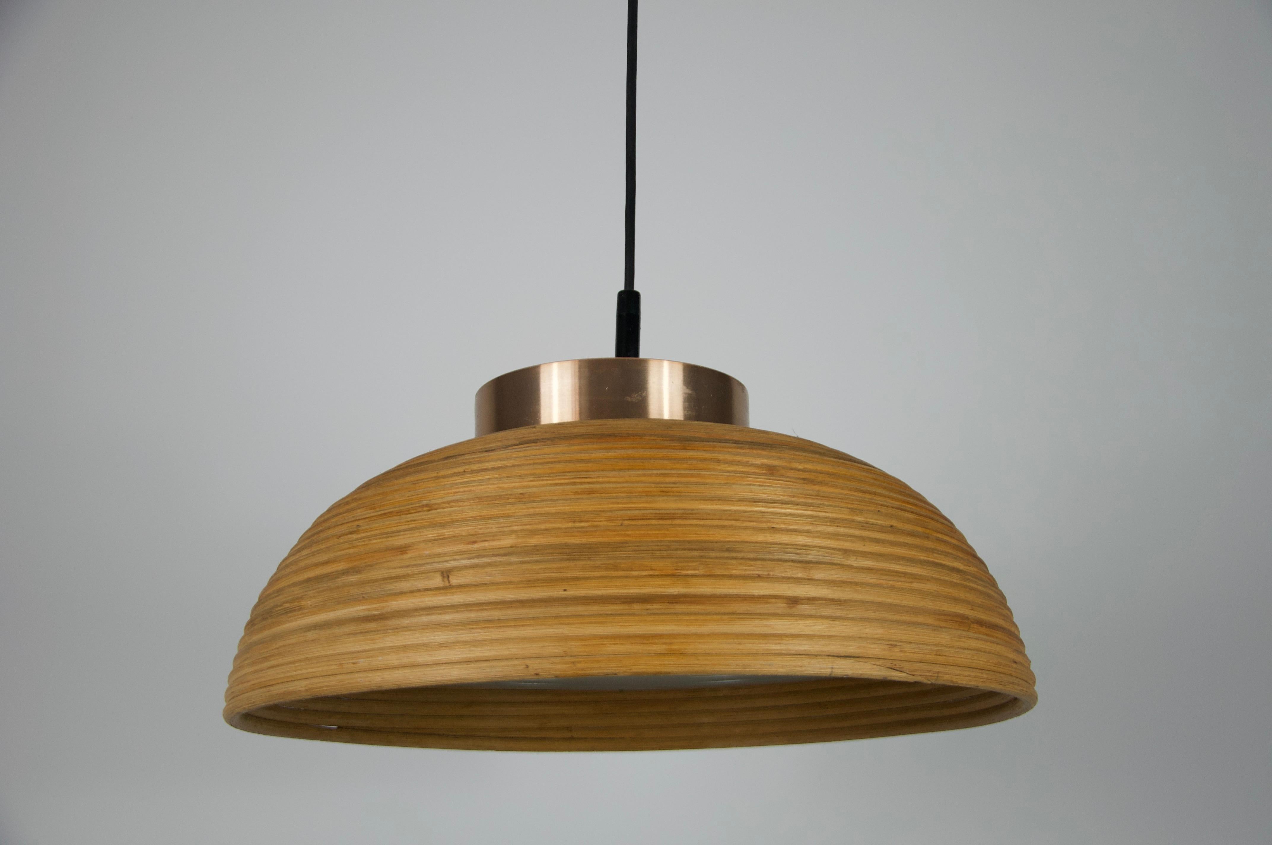 Lámpara colgante de madera y cristal de Doria, años 60, Alemania Moderno de mediados de siglo en venta
