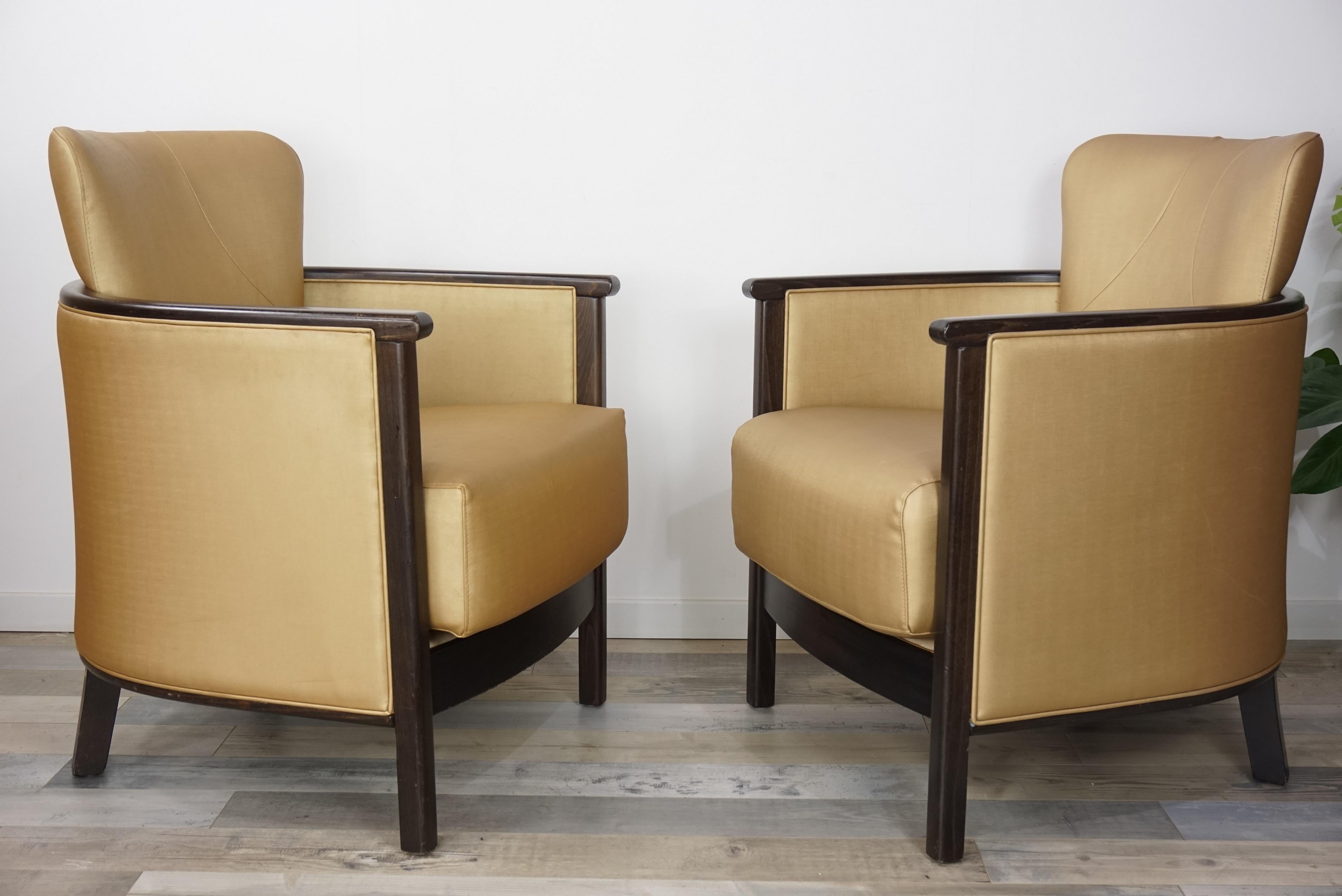 This superb pair of armchairs will surely be one of the centrepieces of your interior.
Its look unmistakably reminds the Art Deco years! In short, it is like you, timeless ...
Very original and in perfect condition, armchair from an old French