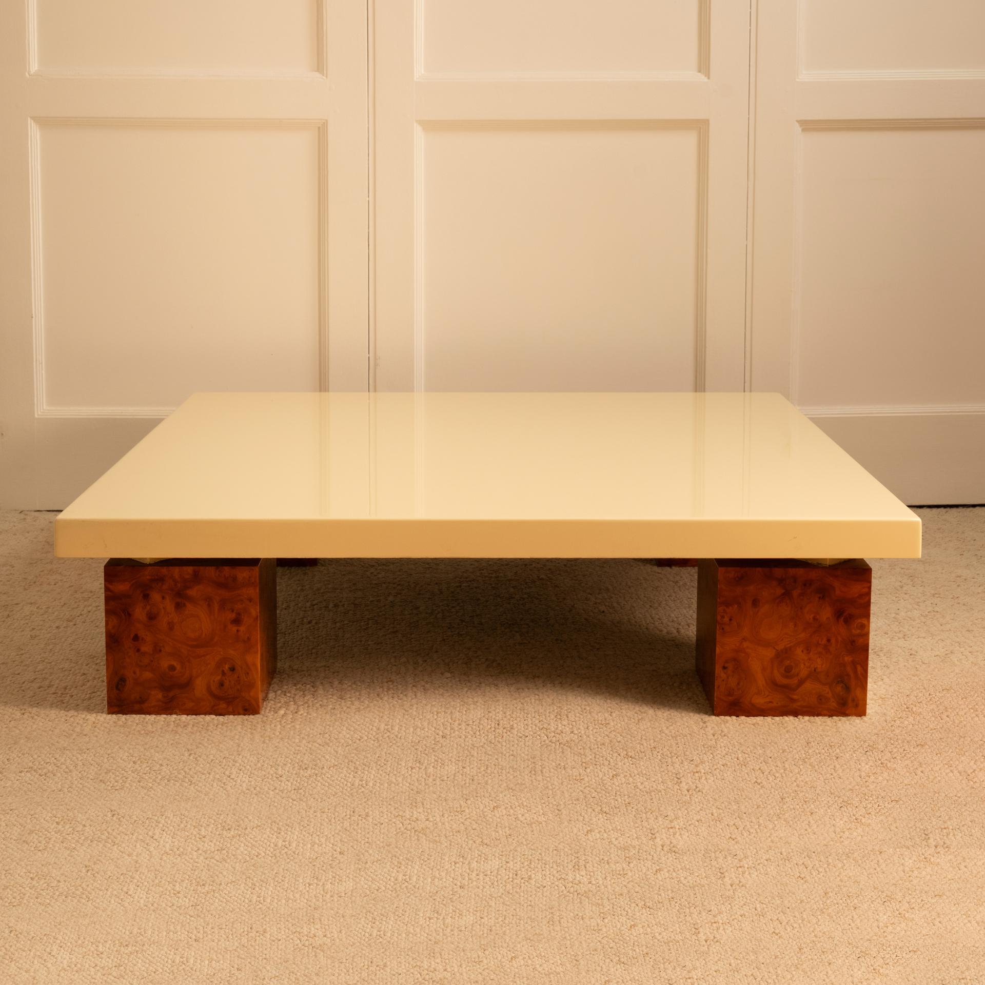 Wooden and lacquered table - 1970s (Holz) im Angebot