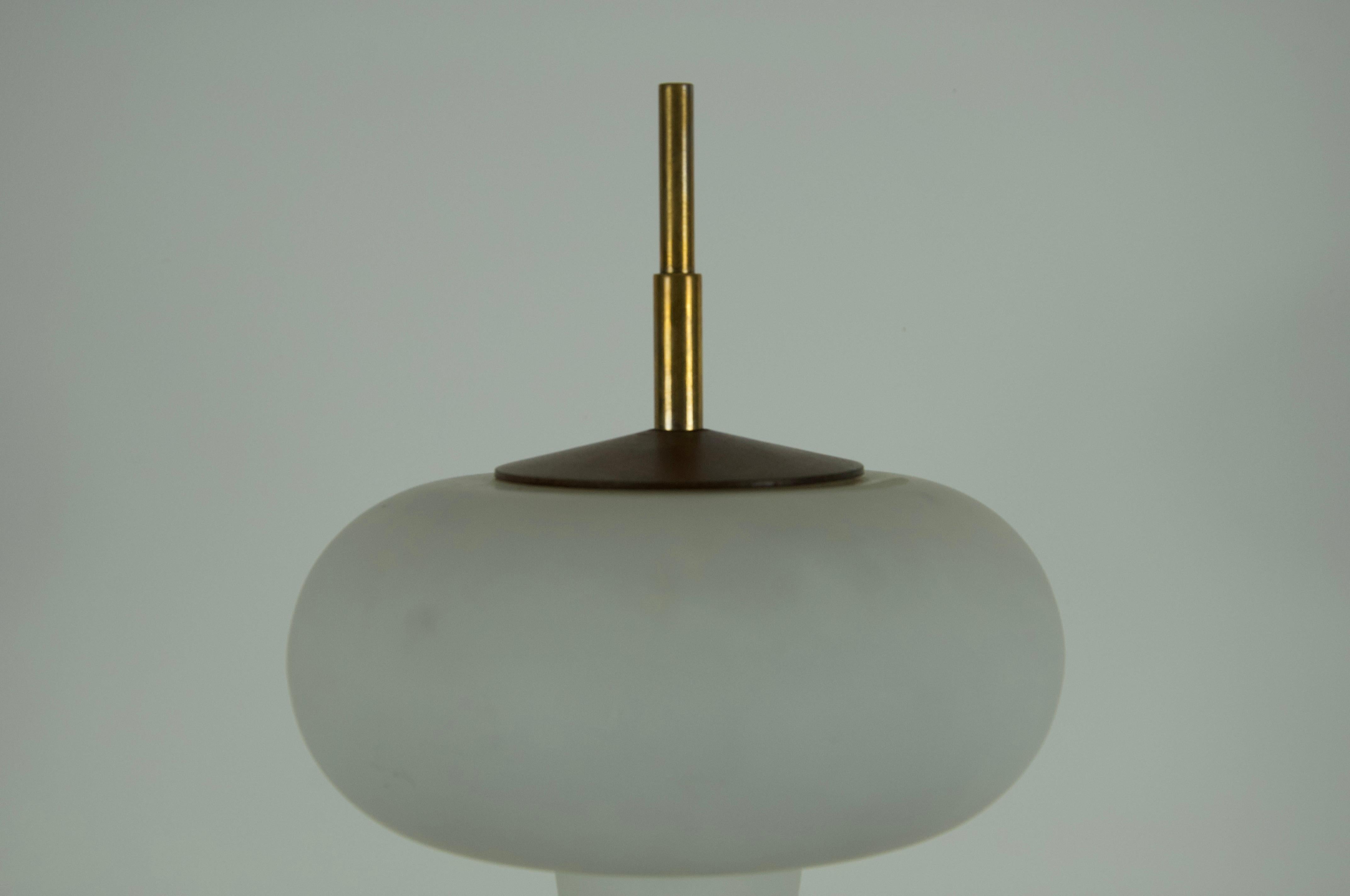 Wooden and Opal Glass Table Lamp attr. to Salvatore Gregorietti, 1960s, Italy For Sale 4