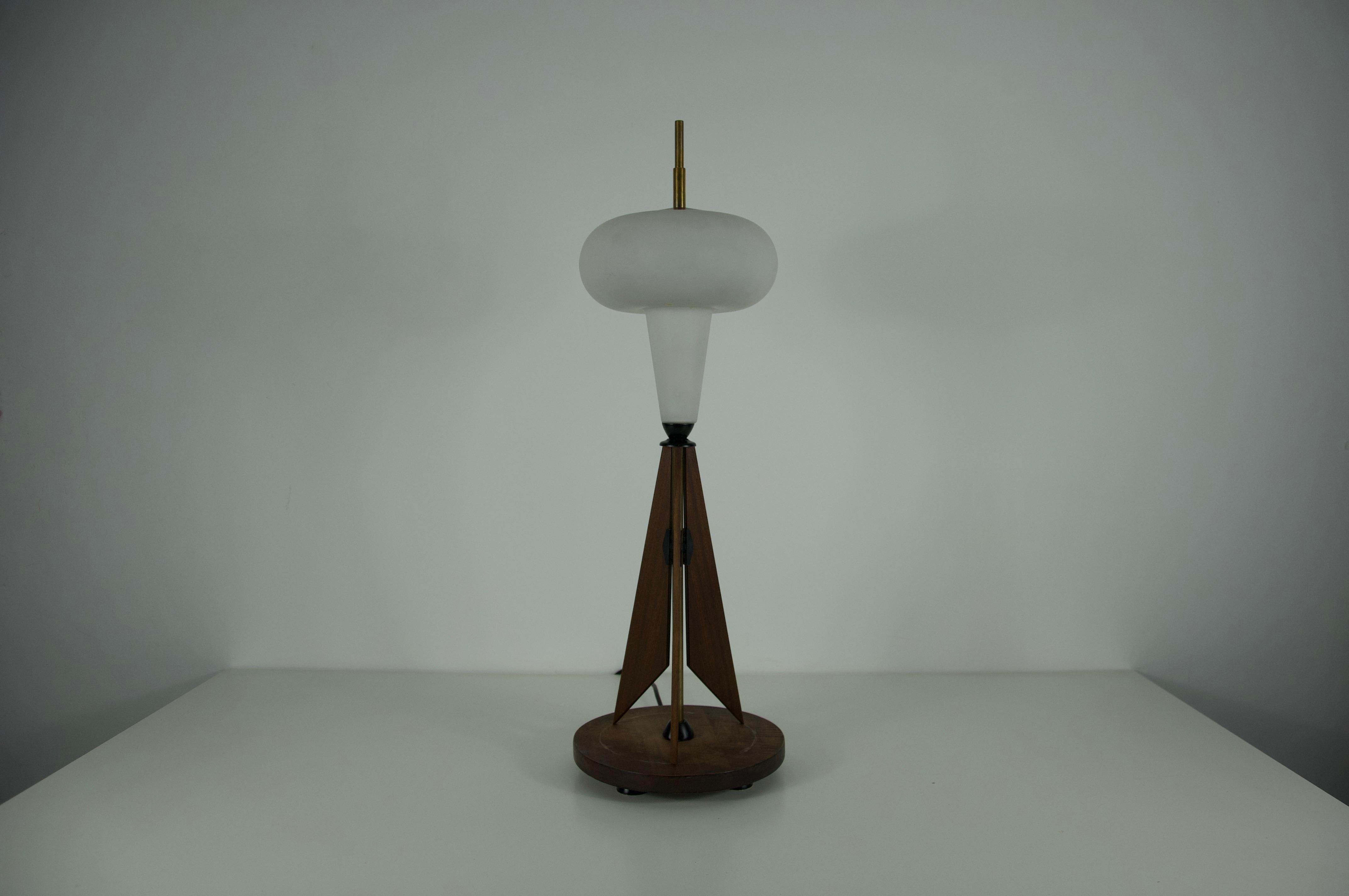 Italian Wooden and Opal Glass Table Lamp attr. to Salvatore Gregorietti, 1960s, Italy For Sale