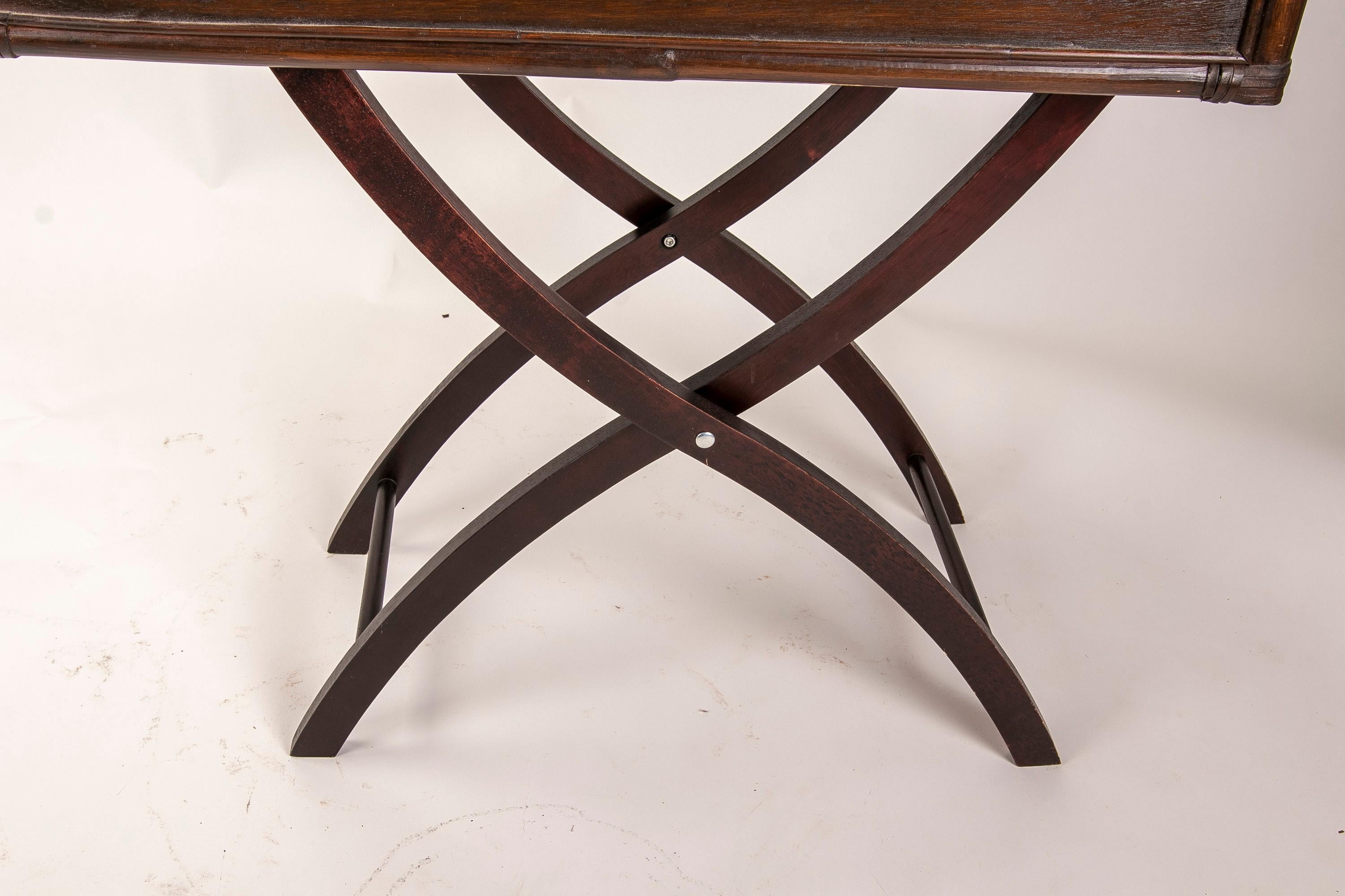 Table pliante en bois et osier avec tiroir frontal en vente 9