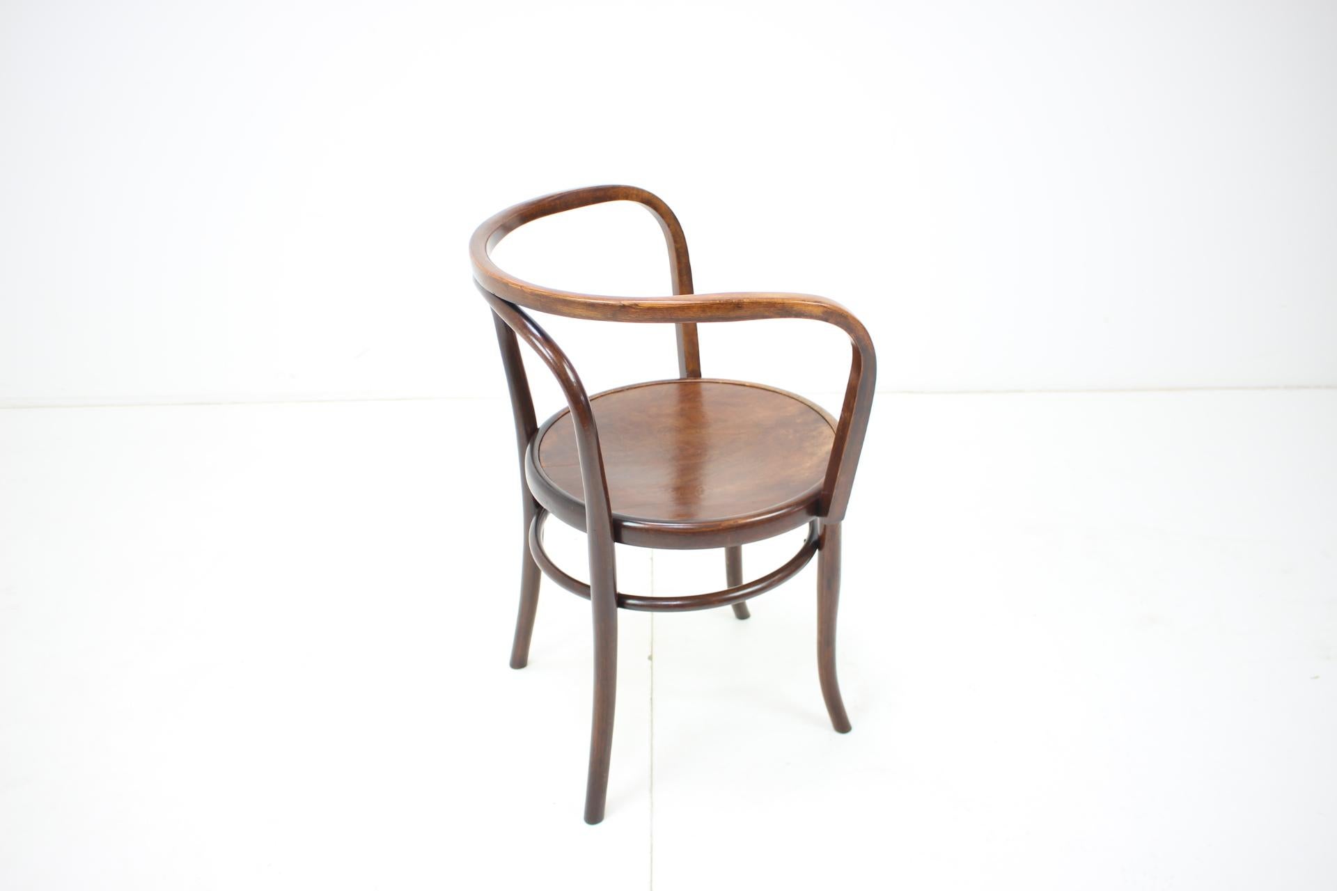 Wooden Armchair Mundus Vienna Style Thonet, 1920's In Good Condition For Sale In Praha, CZ