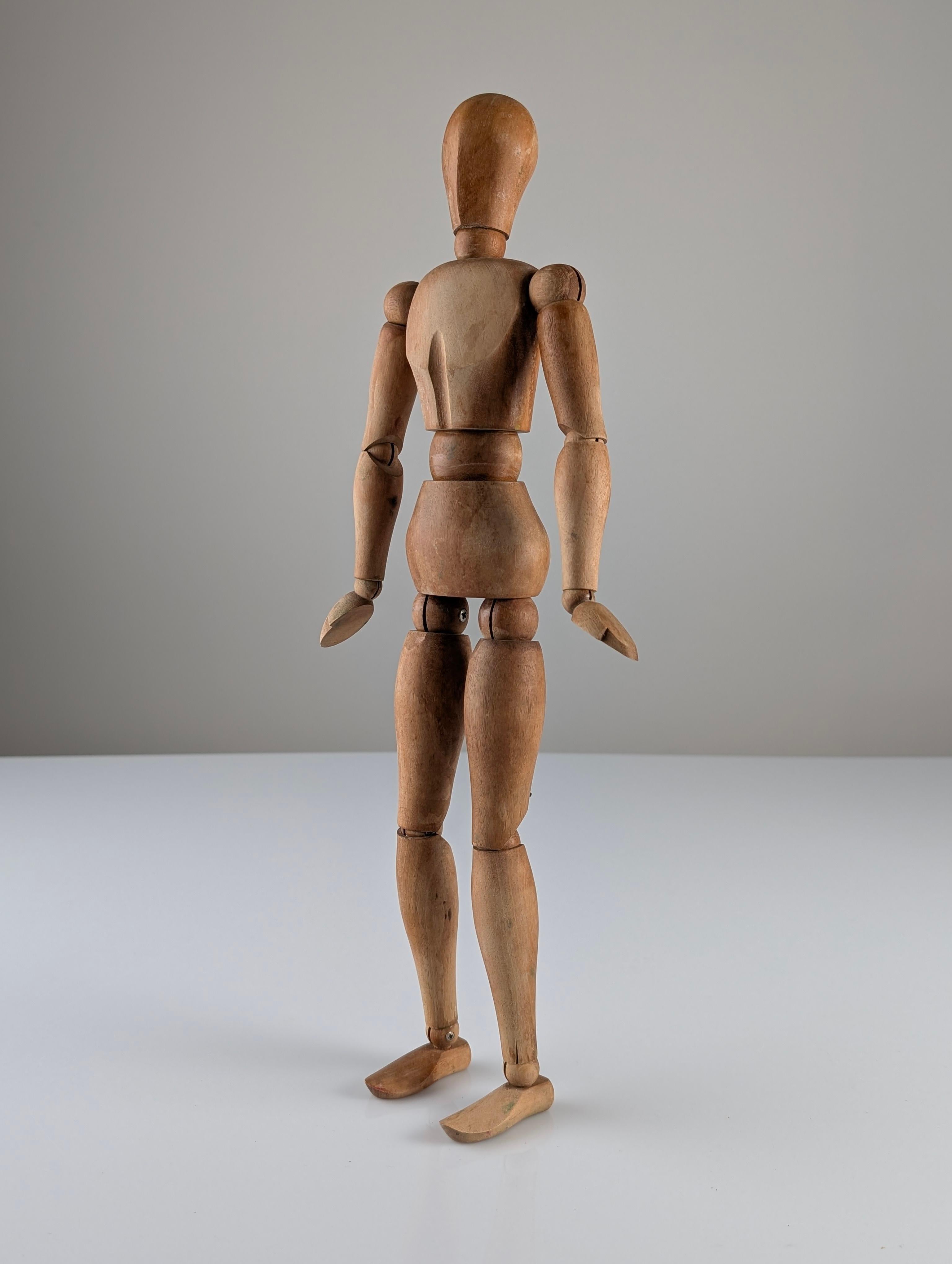 Figura articulada de madera de artista en Bueno estado para la venta en Benalmadena, ES