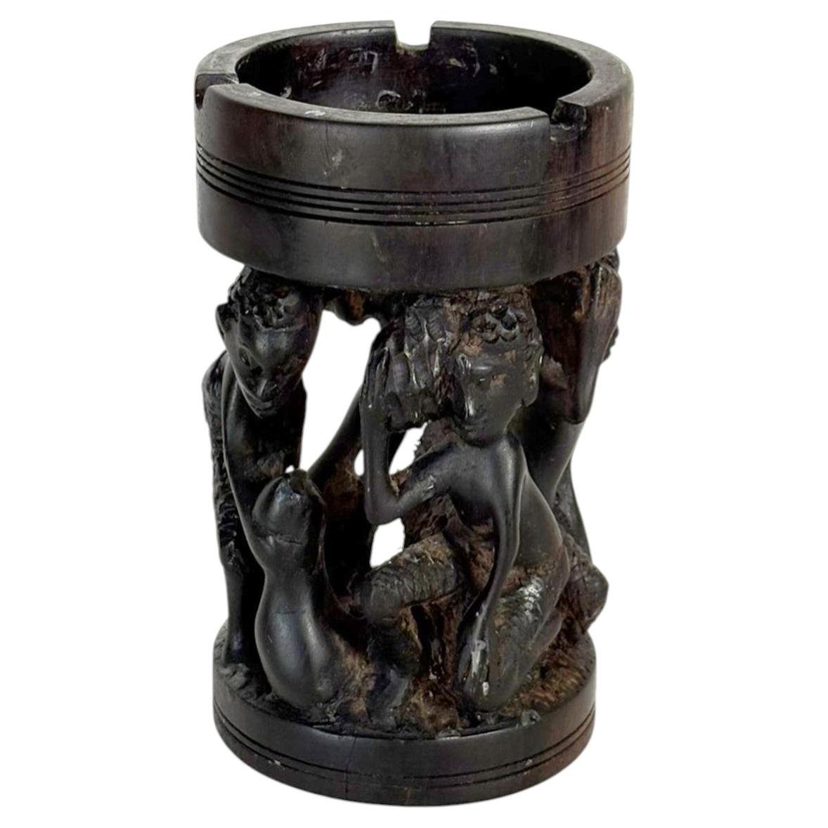 Cendrier en bois en forme de sculpture, France, 1950 en vente