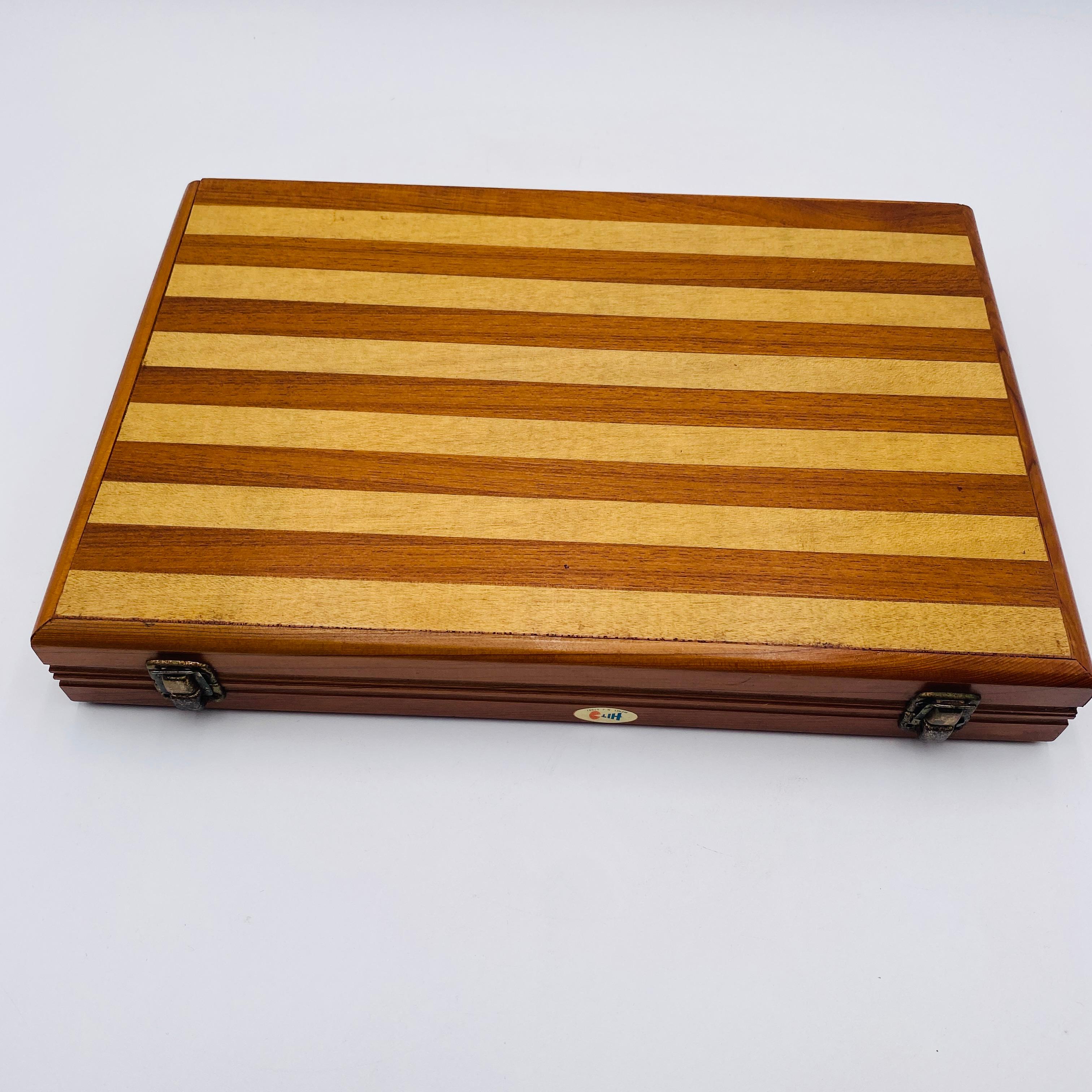 Wooden Backgammon Board Game 20th Century For Sale 5