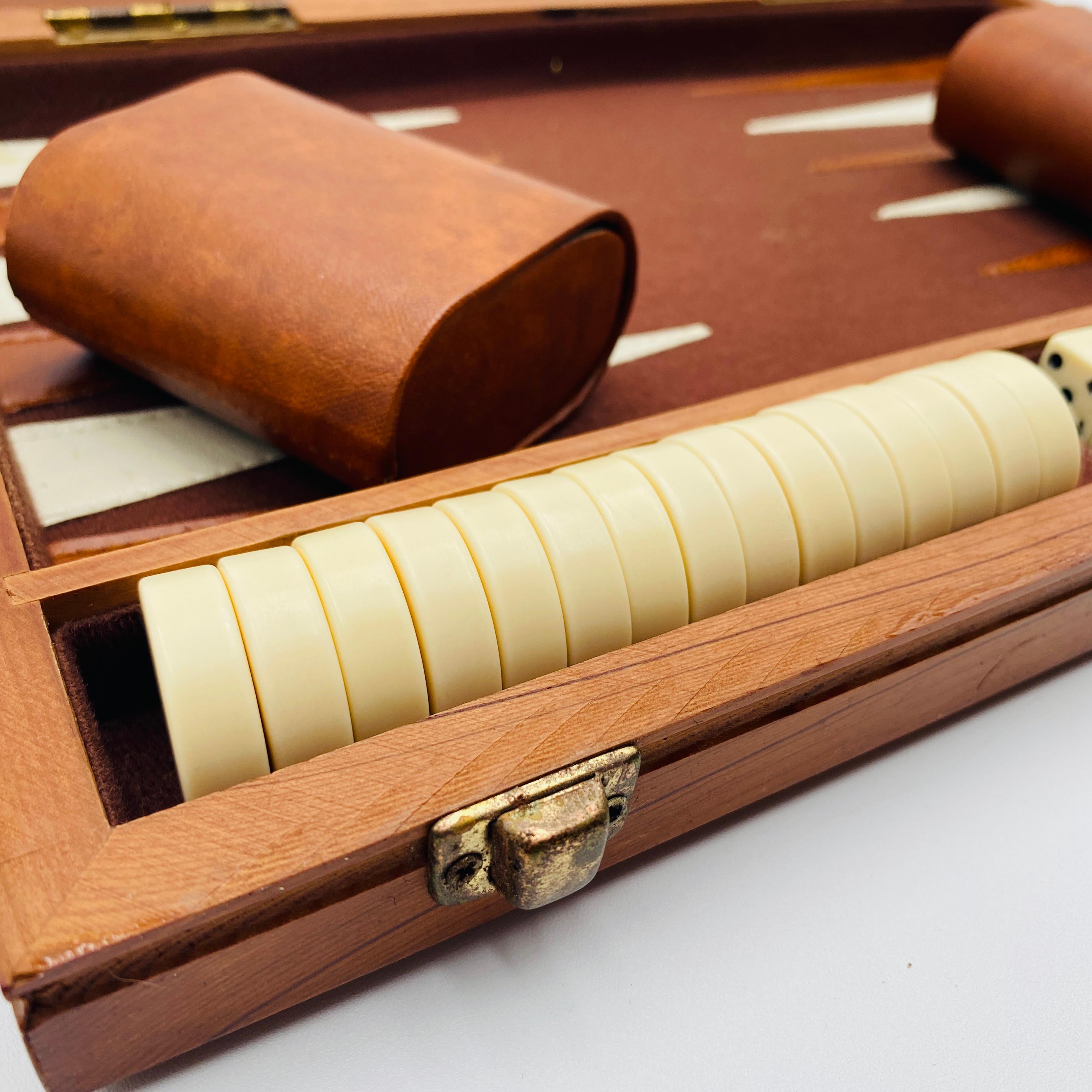 American Wooden Backgammon Board Game 20th Century For Sale