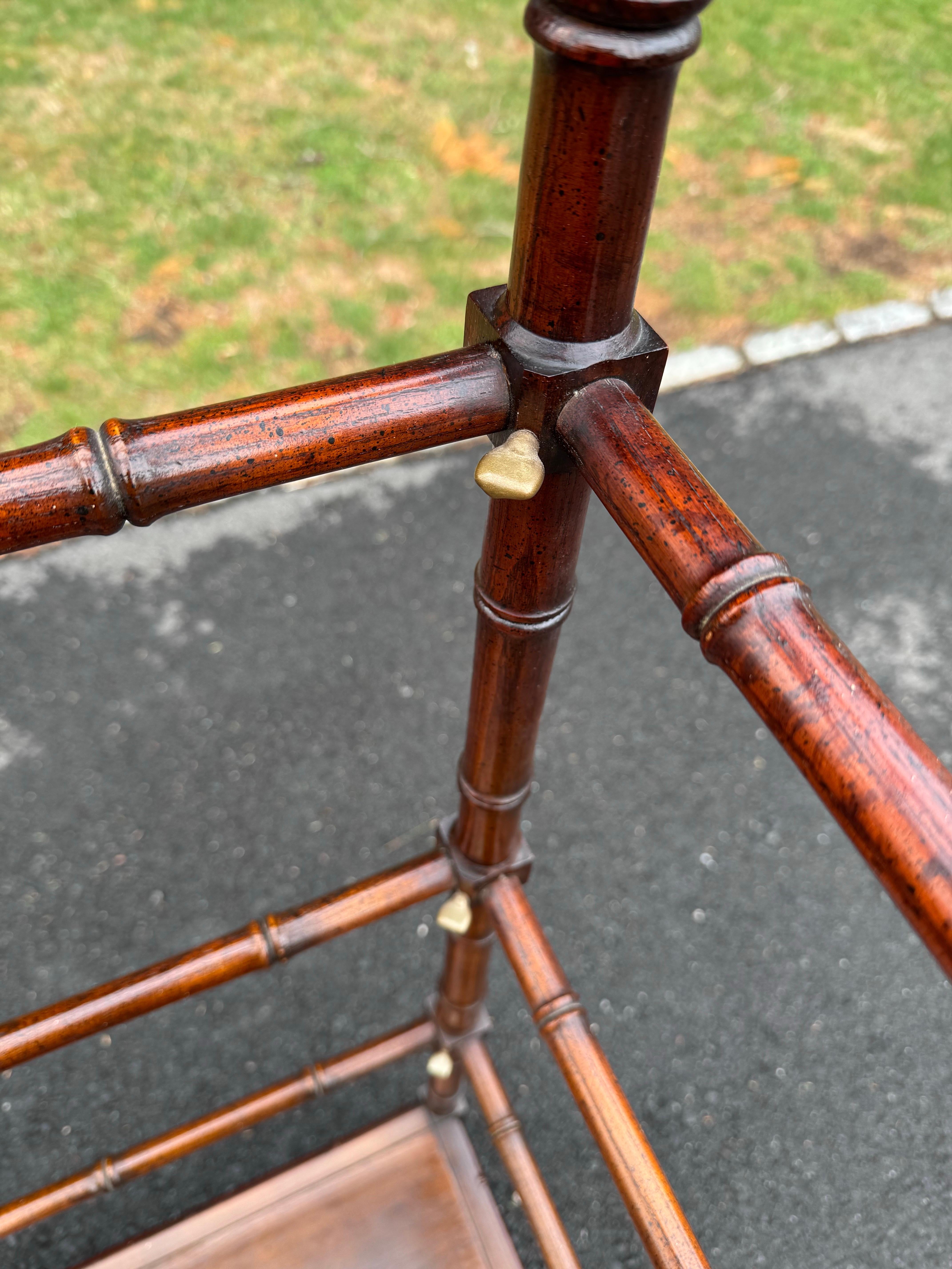 Etagere in legno in stile bambù in vendita 14
