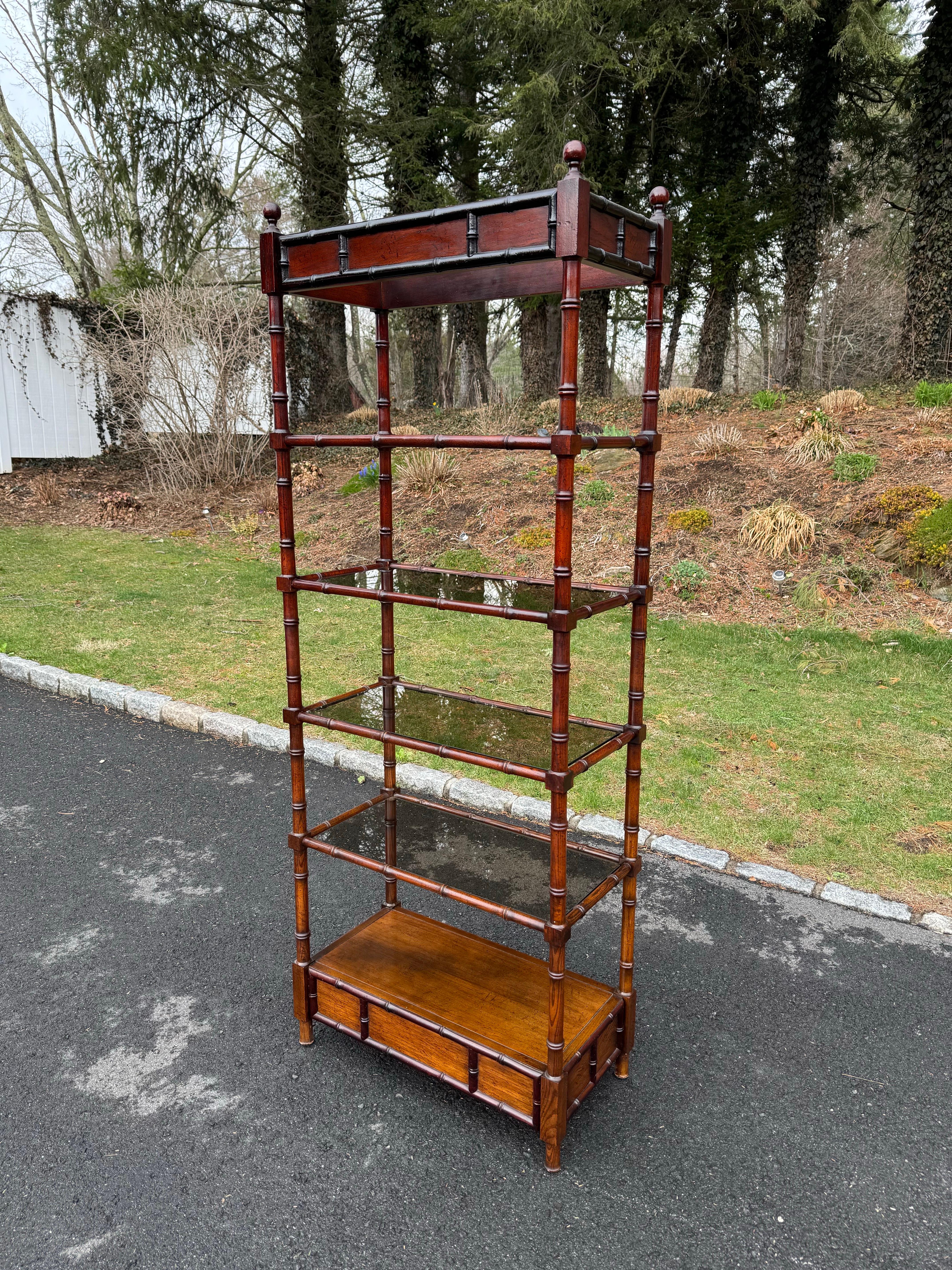 Fine XX secolo Etagere in legno in stile bambù in vendita