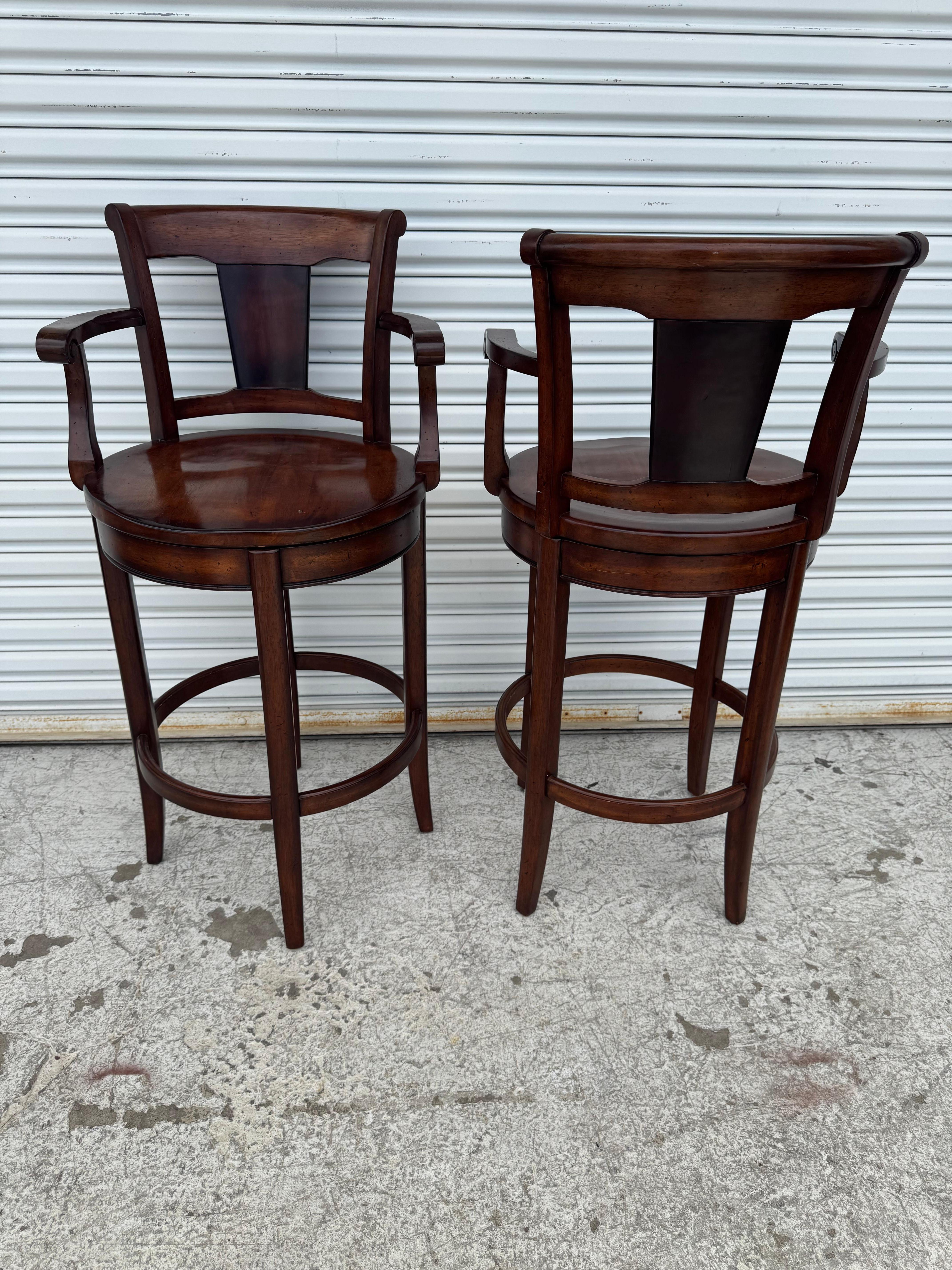 Tabourets de bar en bois Bon état - En vente à Pasadena, TX