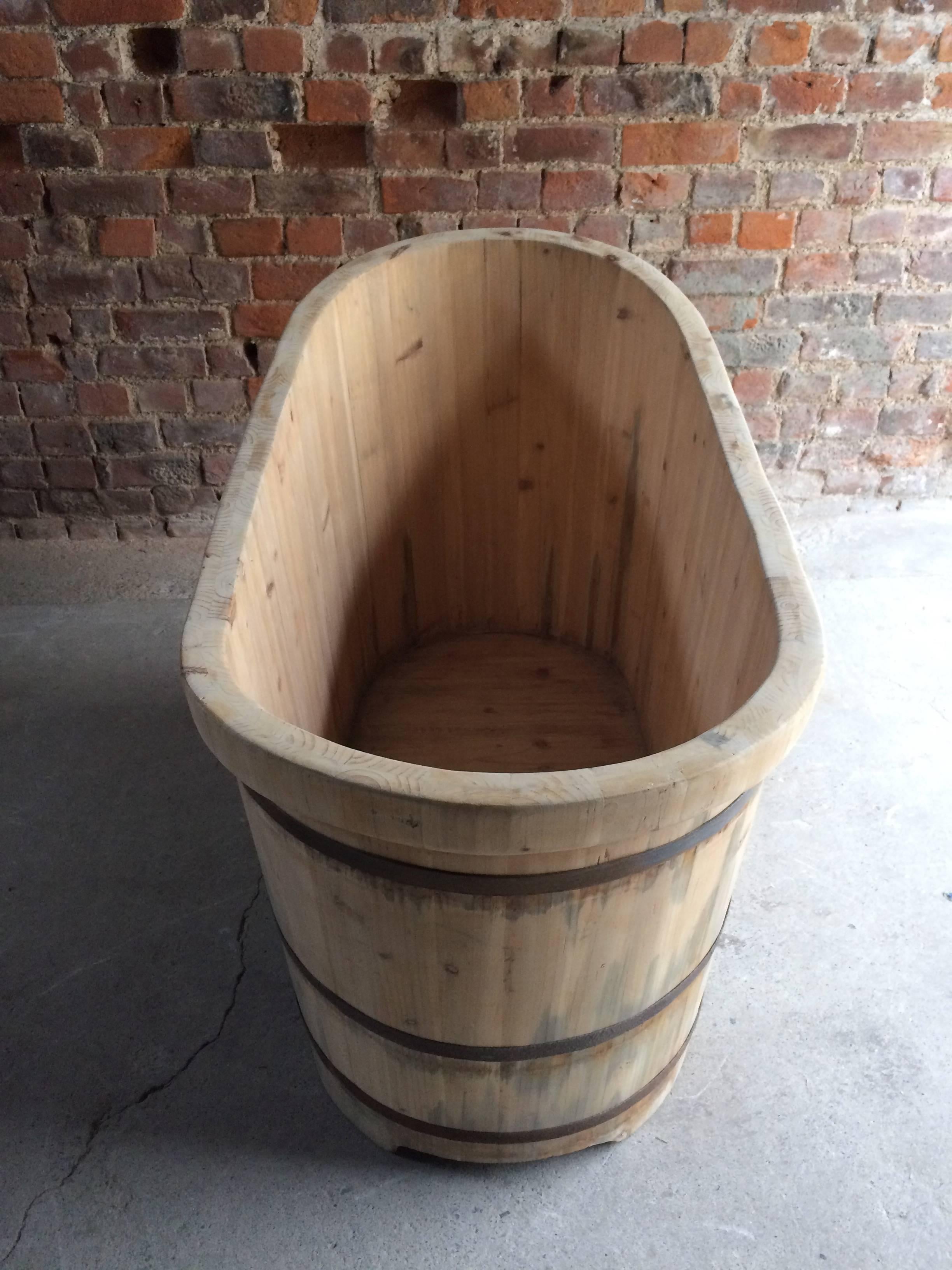 French Wooden Bath Tub Freestanding Slipper Bath Cedar Wood Rustic