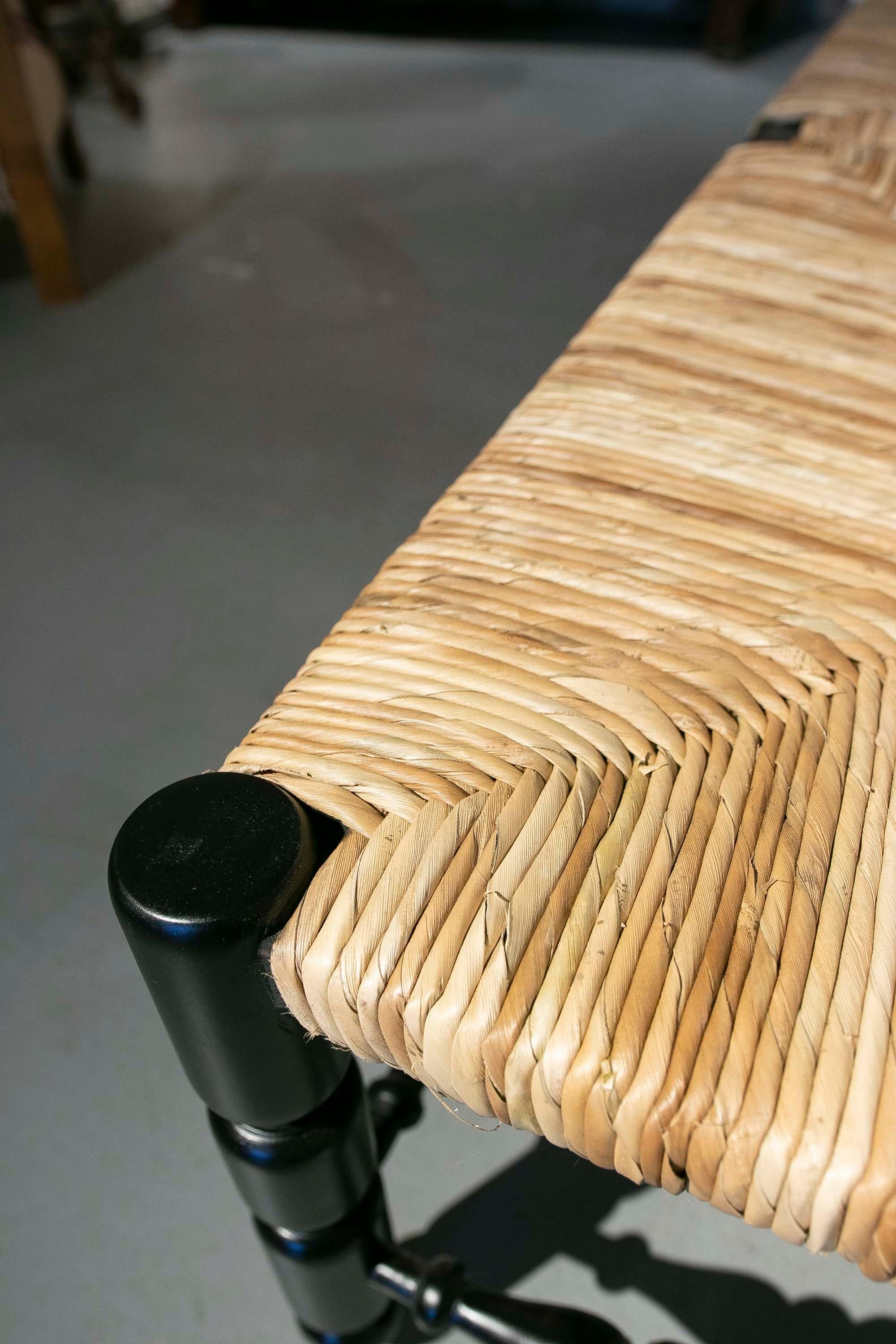 Banc en bois peint en noir avec dessus cousu de corde naturelle en vente 12