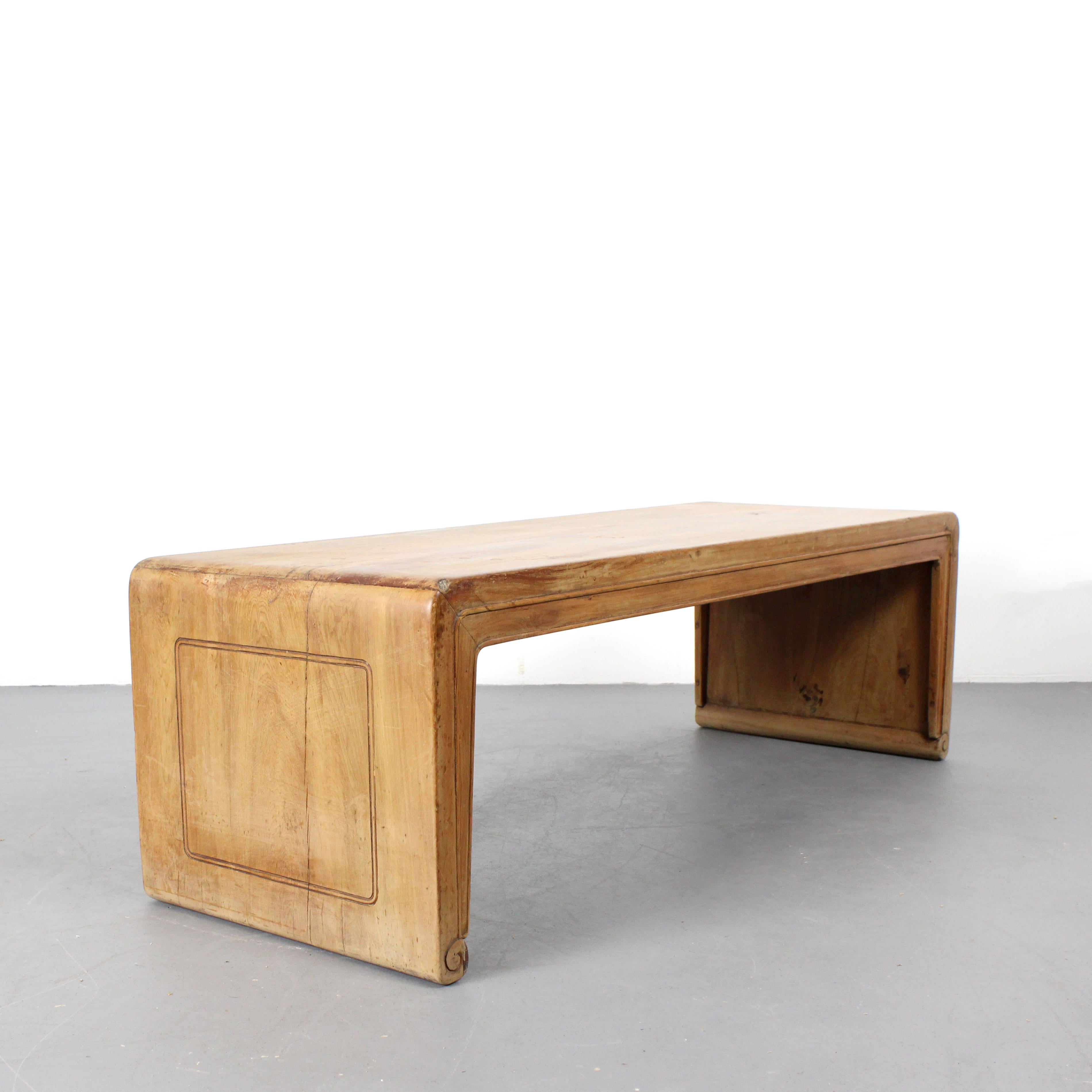 20th Century Wooden bench with carved decoration - China - 20th century For Sale