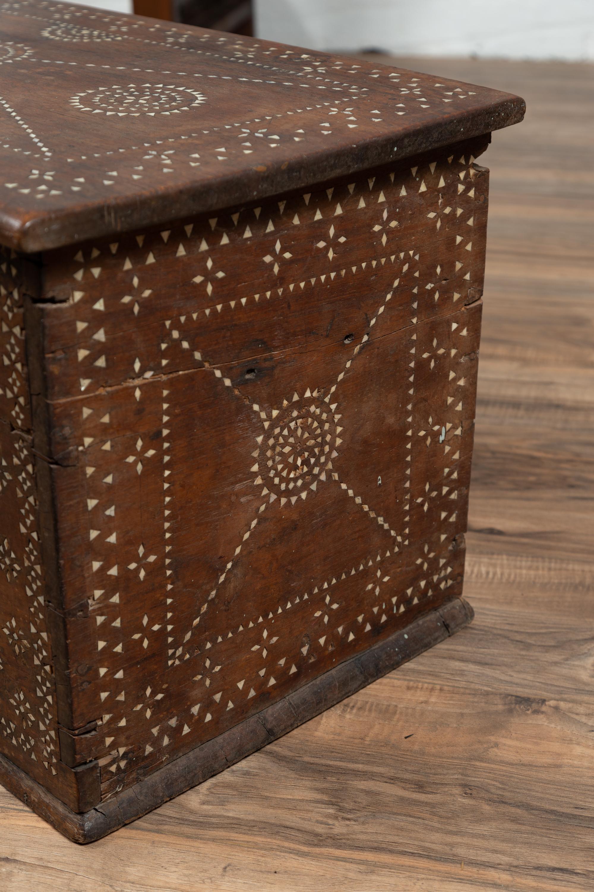 Wooden Blanket Chest from Madura with Geometrical Mother-of-Pearl Inlay 2