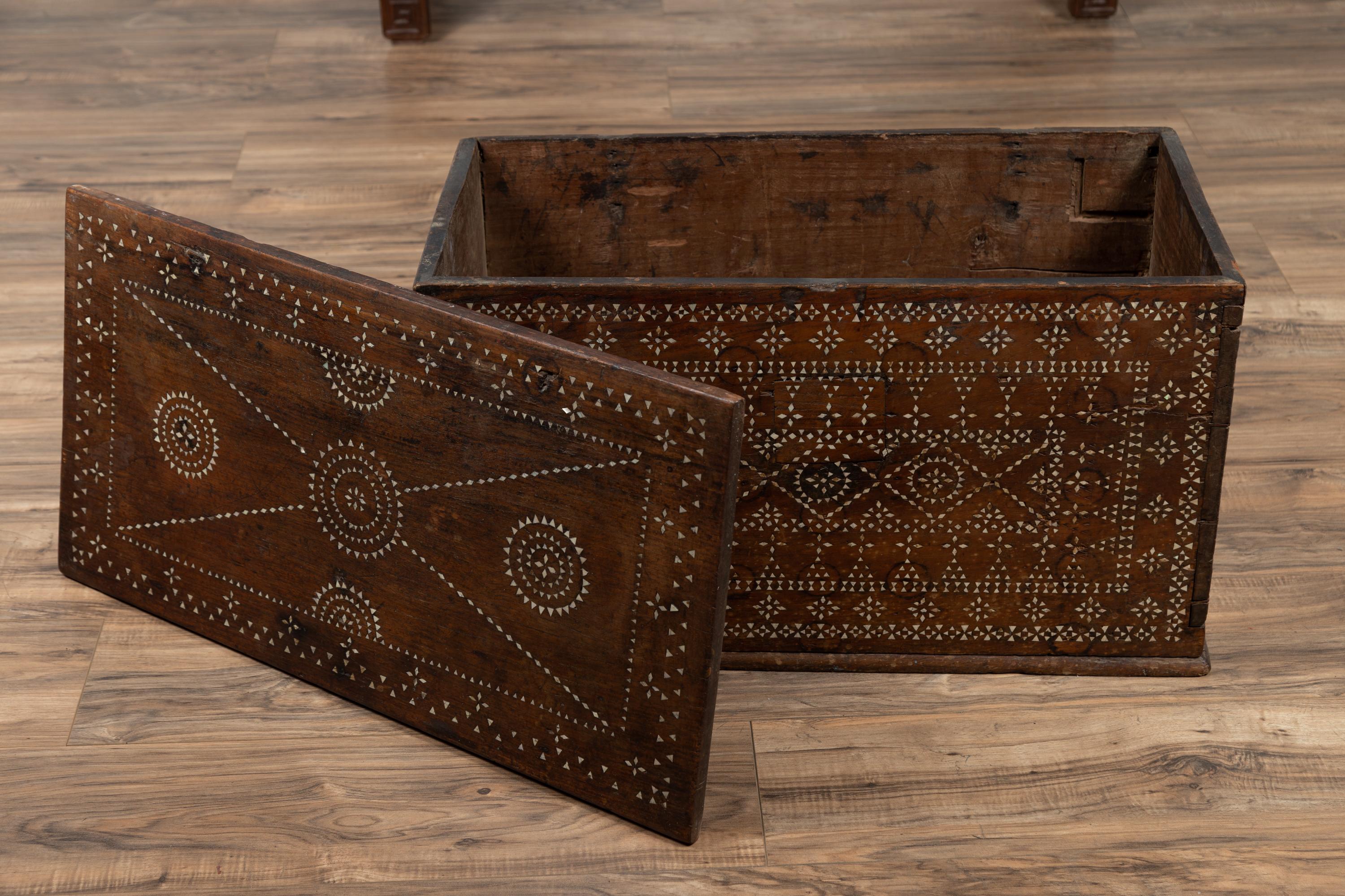 Wooden Blanket Chest from Madura with Geometrical Mother-of-Pearl Inlay 3