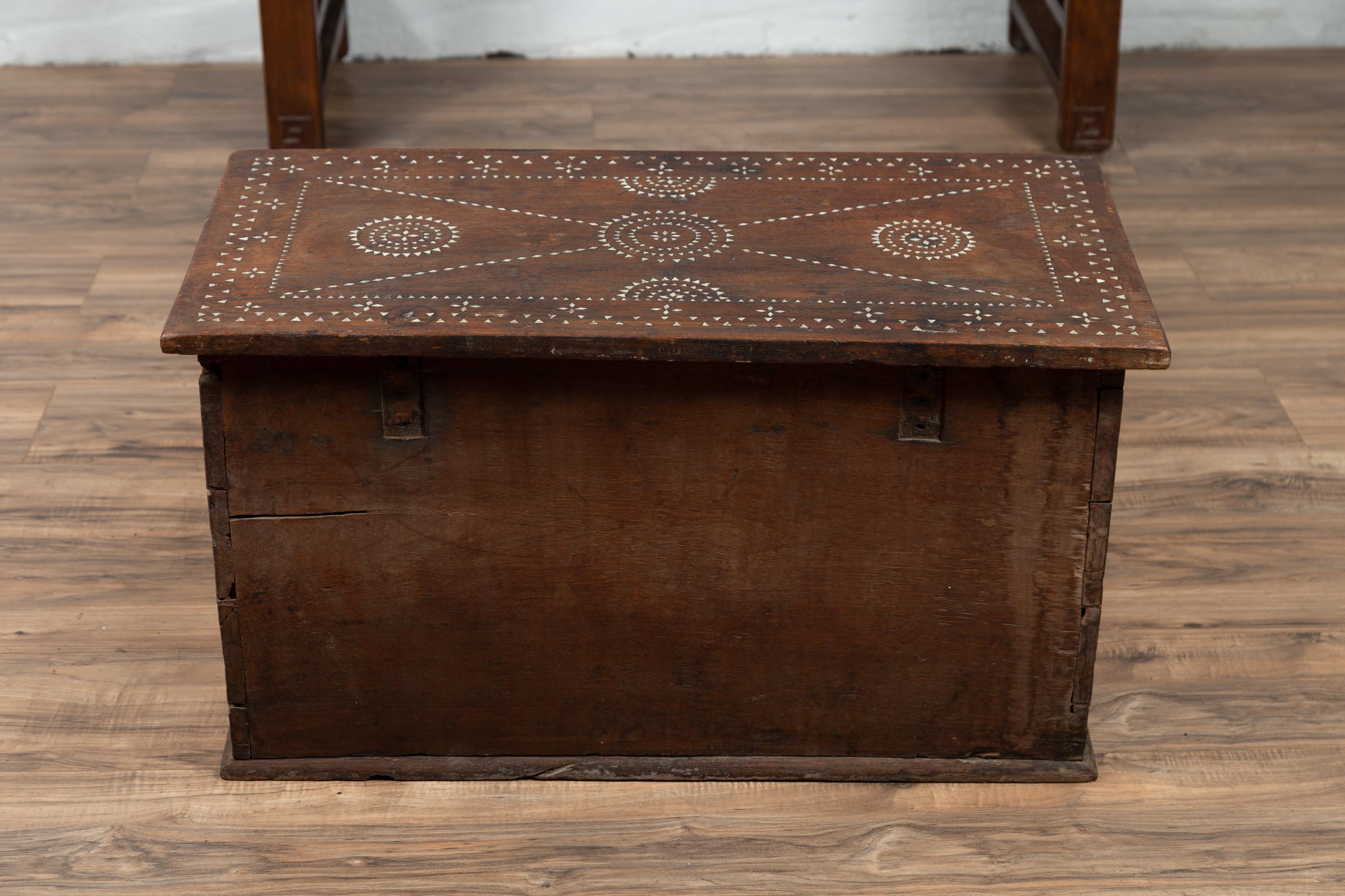 Wooden Blanket Chest from Madura with Geometrical Mother-of-Pearl Inlay 7