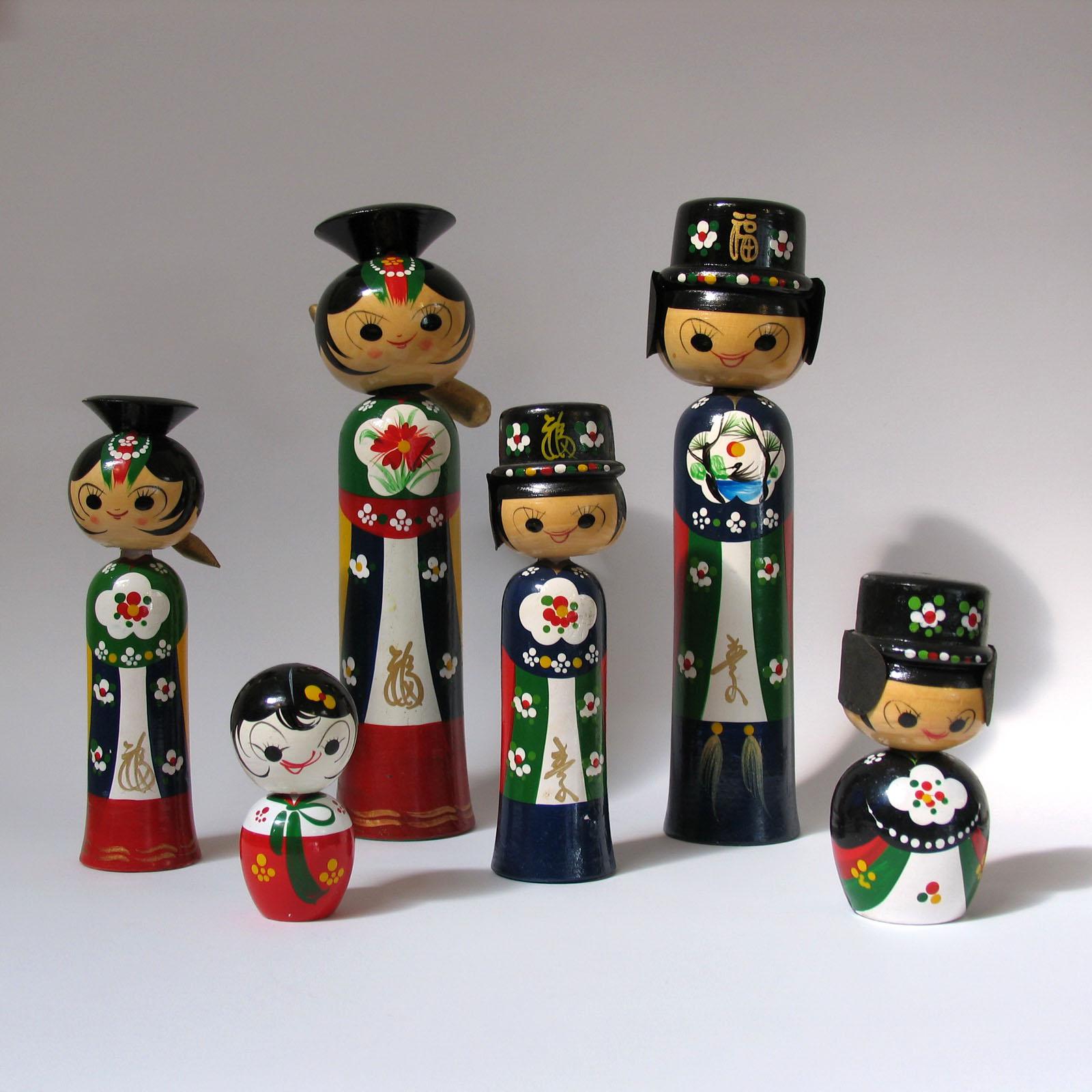 Wooden Bobble Head Korean Hanbok Wedding Dolls, Collection of Six Kokeshi, 1960s For Sale 1