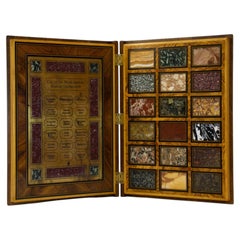 Libro de madera con muestras de mármol antiguo