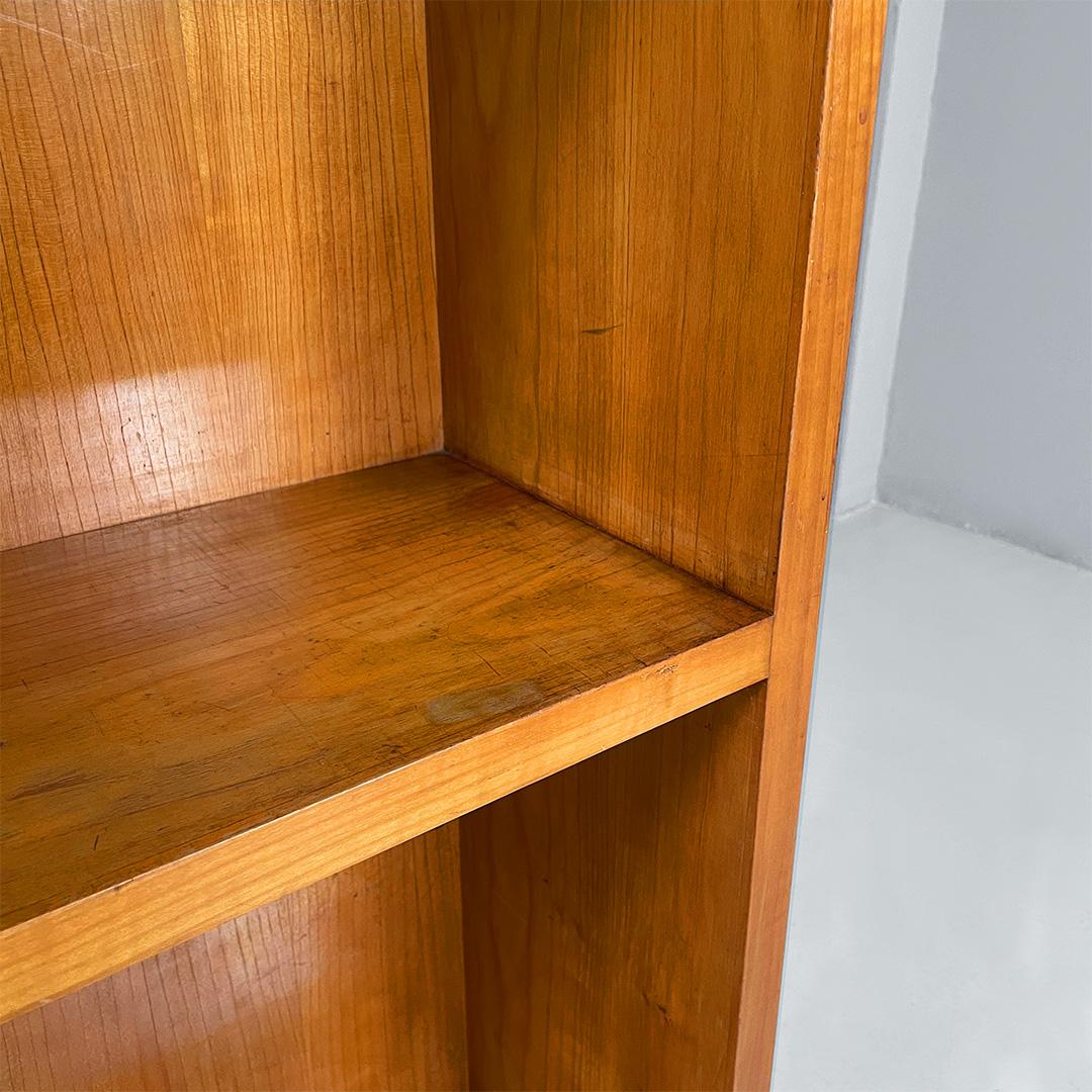 Bibliothèque rectangulaire en bois Art déco italienne avec cinq étagères, années 1940 en vente 8