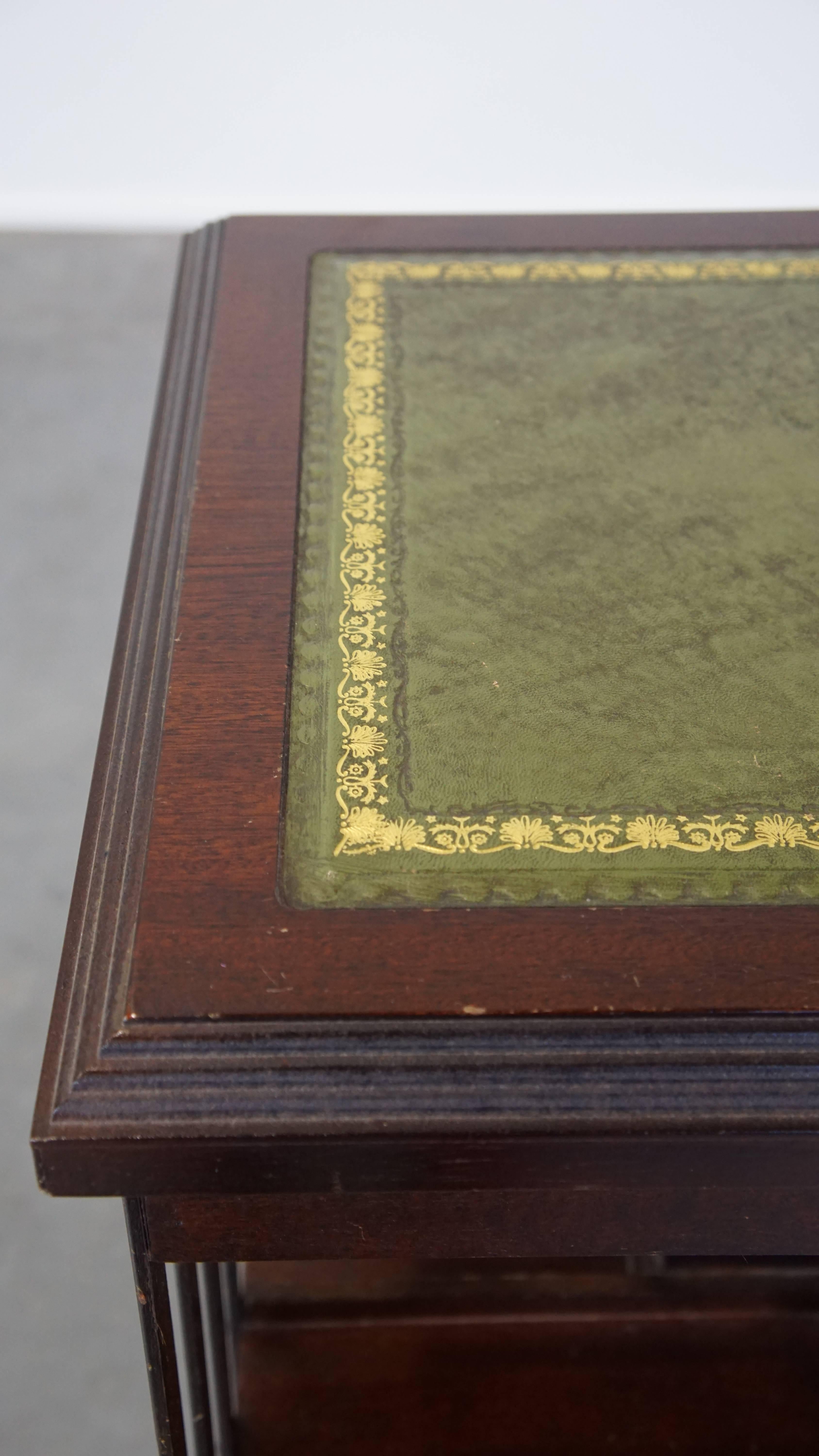 Wooden bookstand with green leather surface and on wheels in English style For Sale 5