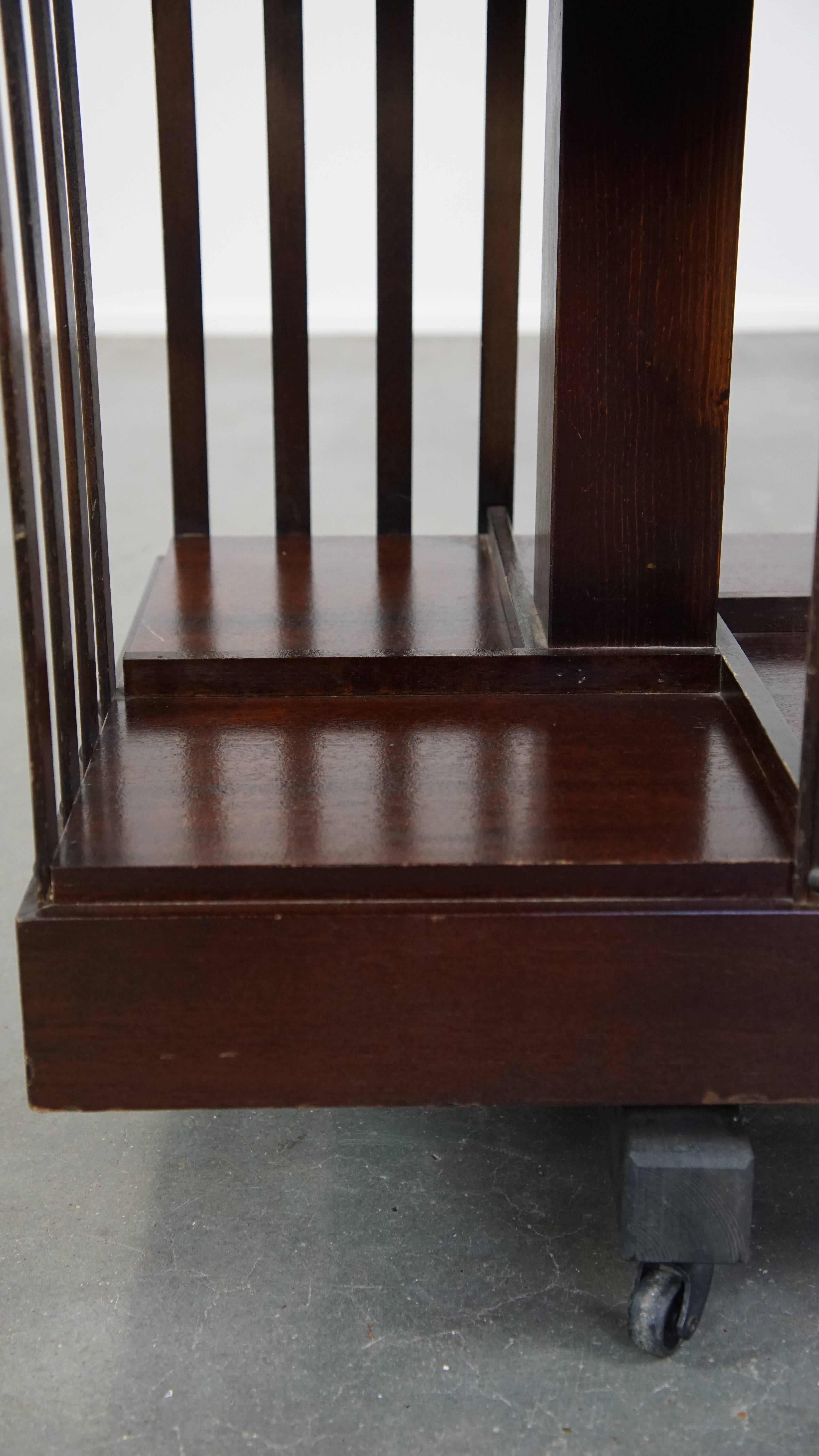 Wooden bookstand with green leather surface and on wheels in English style For Sale 3