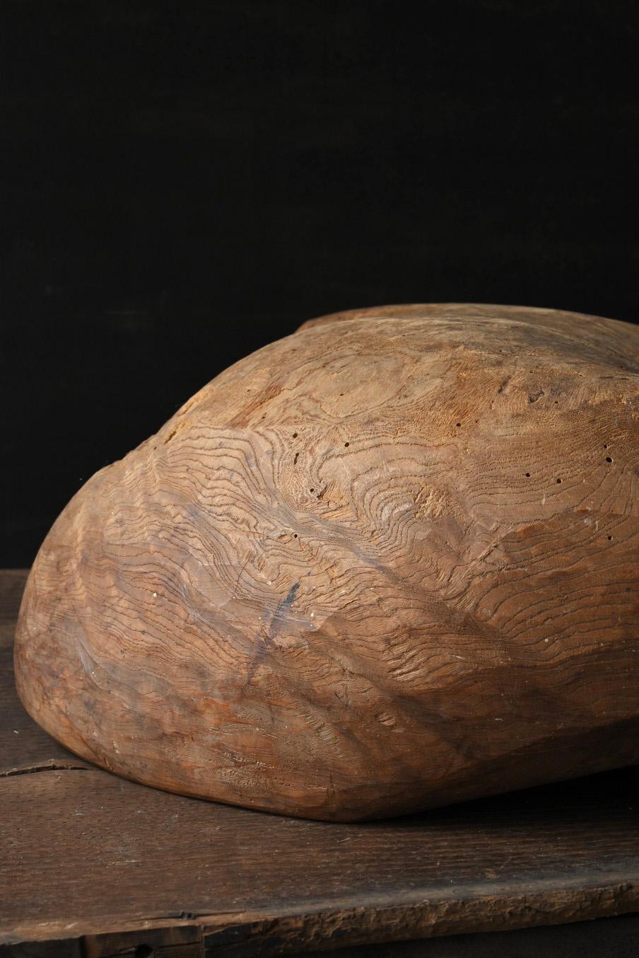Bol en bois sculpté dans une ancienne loupe d'arbre japonaise/objet de sculpture du 20e siècle en vente 5