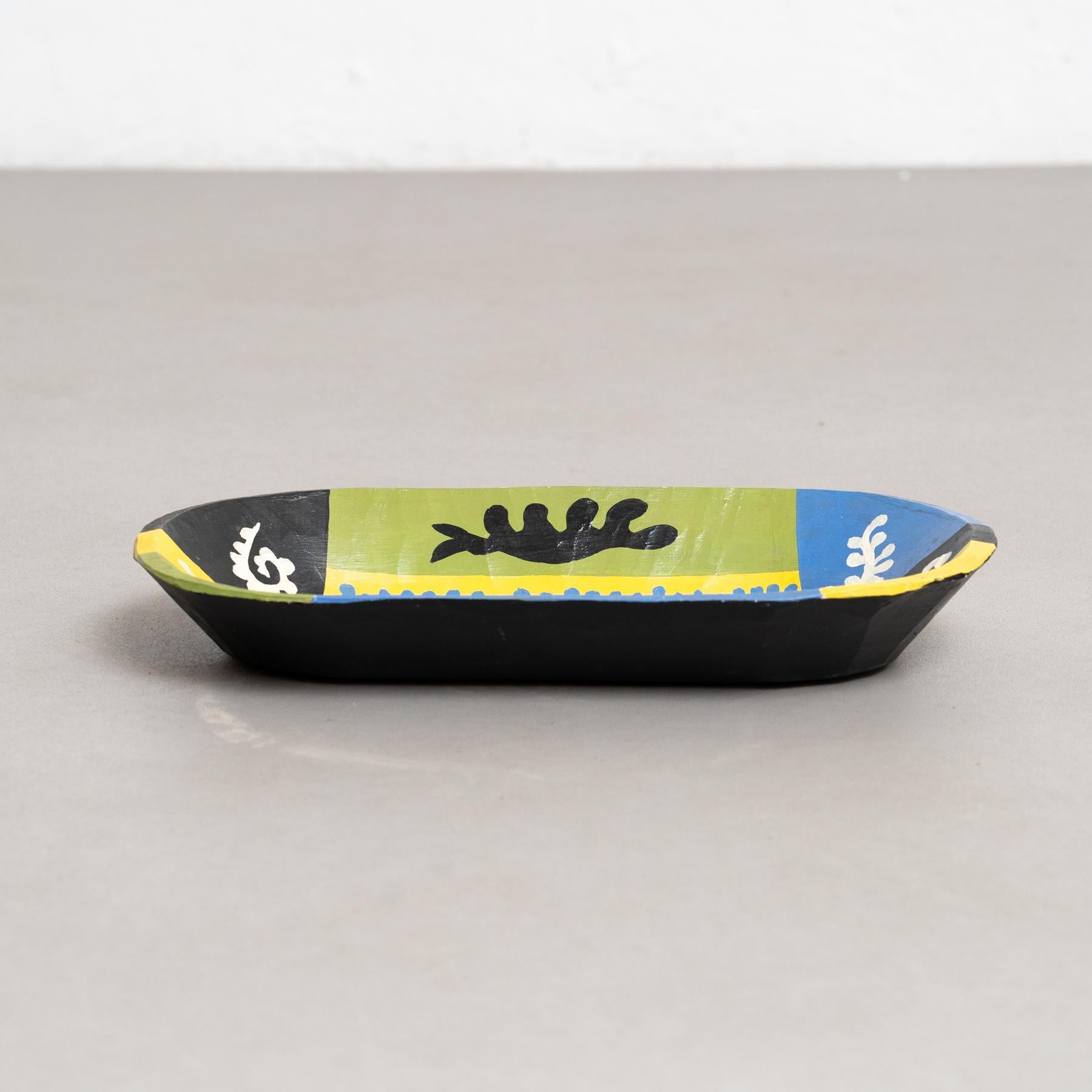 Cuenco de madera pintado al estilo de Matisse - Años 90

Este cuenco de madera pintado al estilo de Matisse fue producido por un fabricante desconocido en Francia durante la década de 1990. Es una pieza decorativa que capta la esencia del famoso