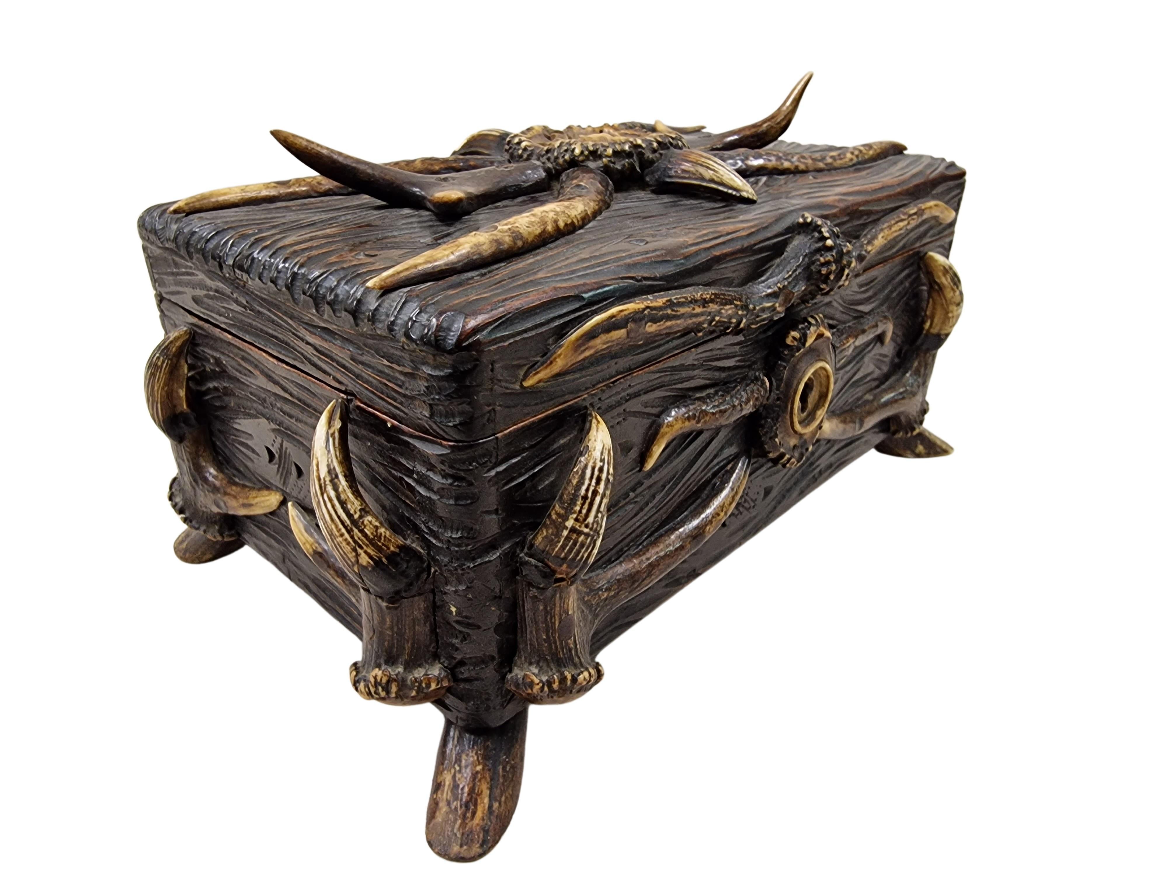Wooden Box, casket, Carved Antler, Tramp Art, 1880, Austria/Black Forest Germany 1