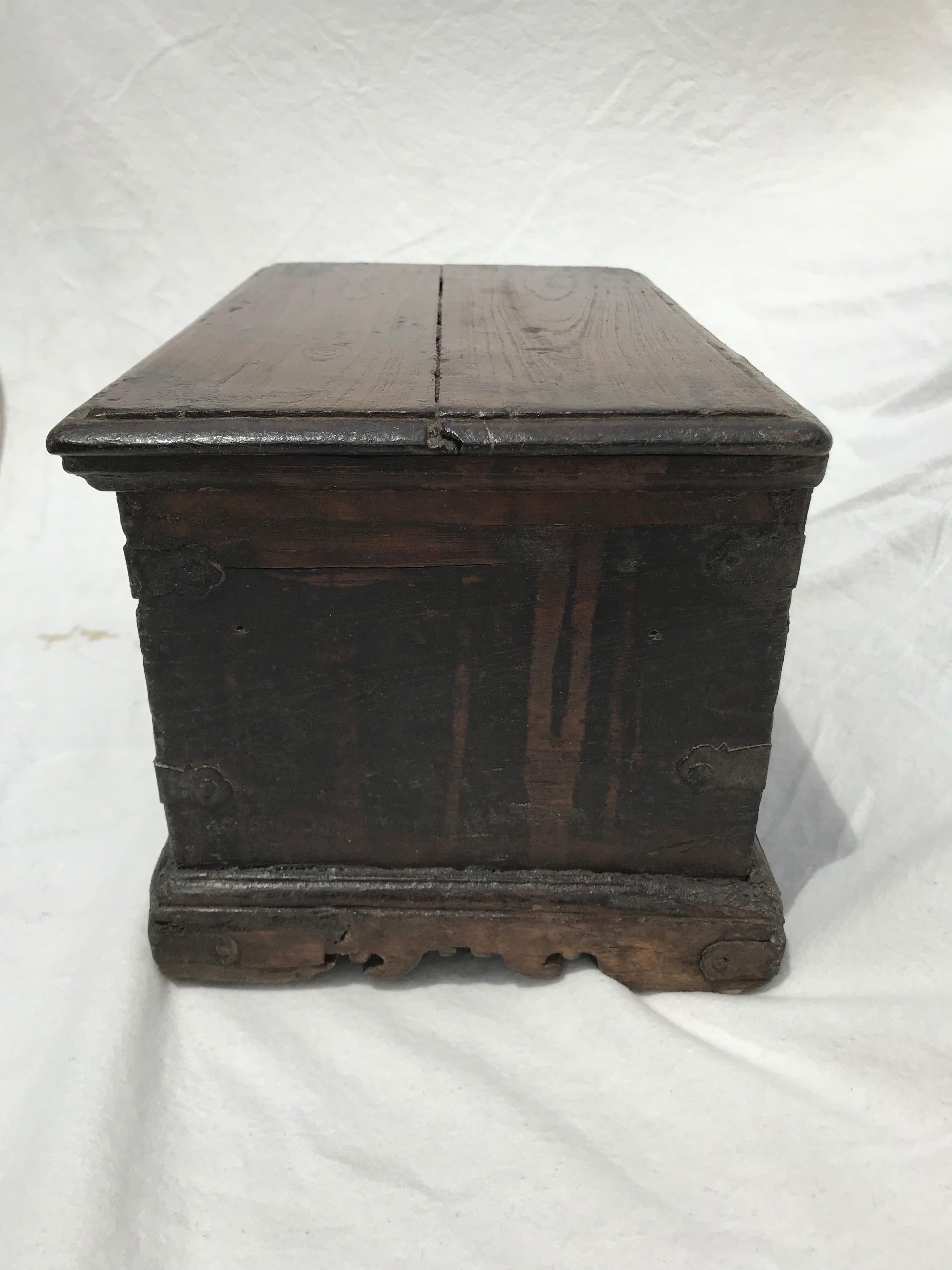 Hand-Crafted 19th Century English Oak Coffer 