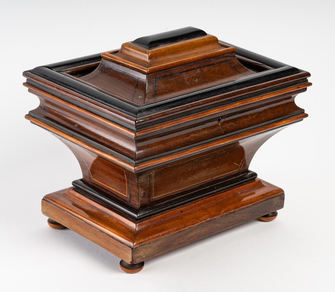Wooden box in Charles X style from the 19th century.
Measures: H 22 cm, W 24 cm, D 19 cm.