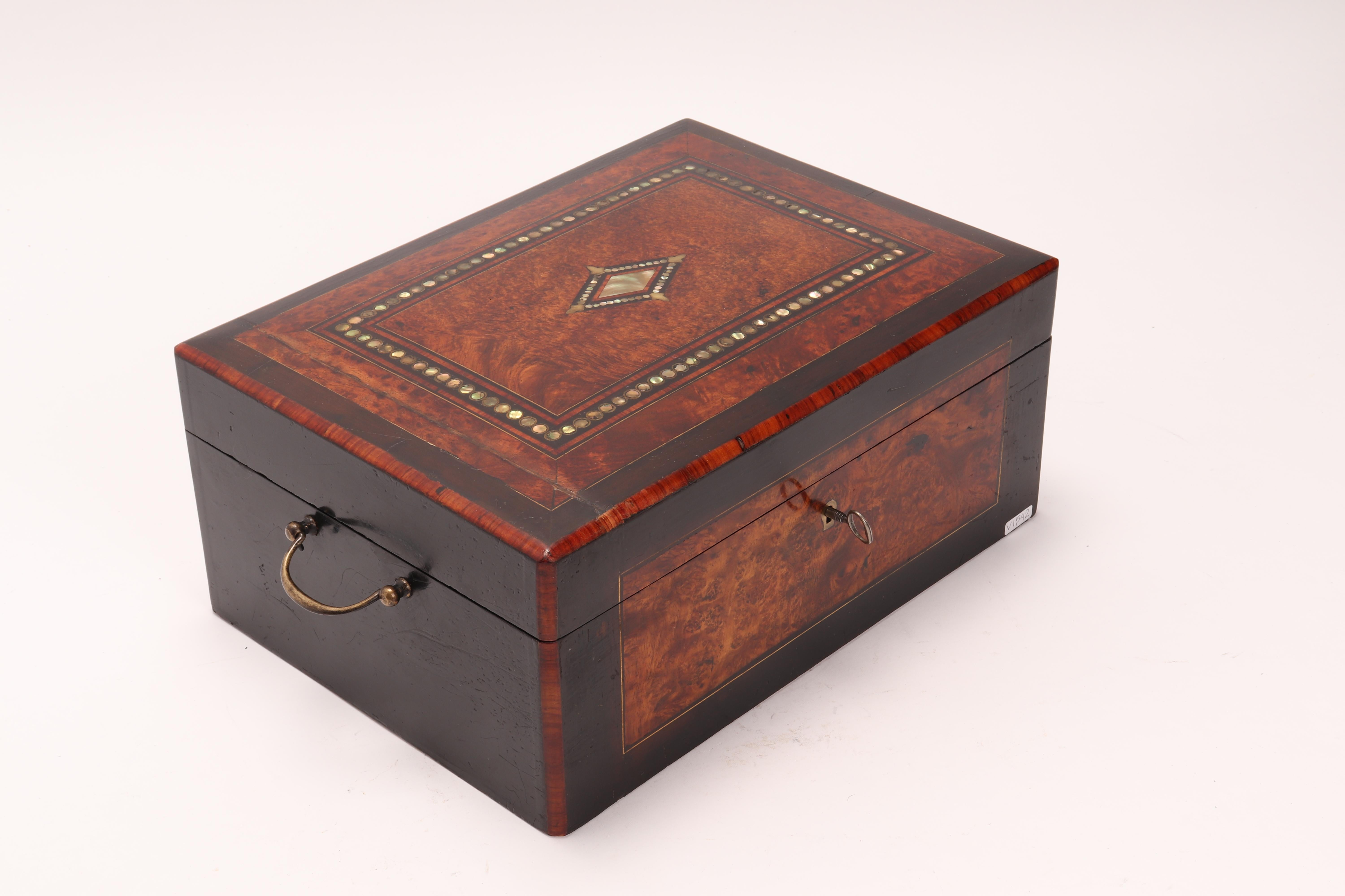 Wooden Box with Briar Veneer, Italy, 1850 For Sale 2