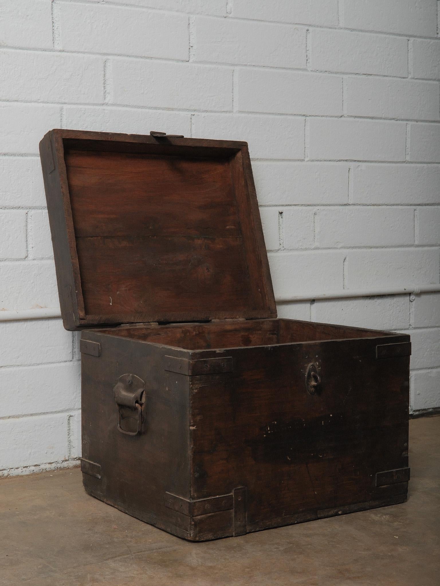 Indiano Wooden Box with Hinged Lid and Iron Fittings in vendita